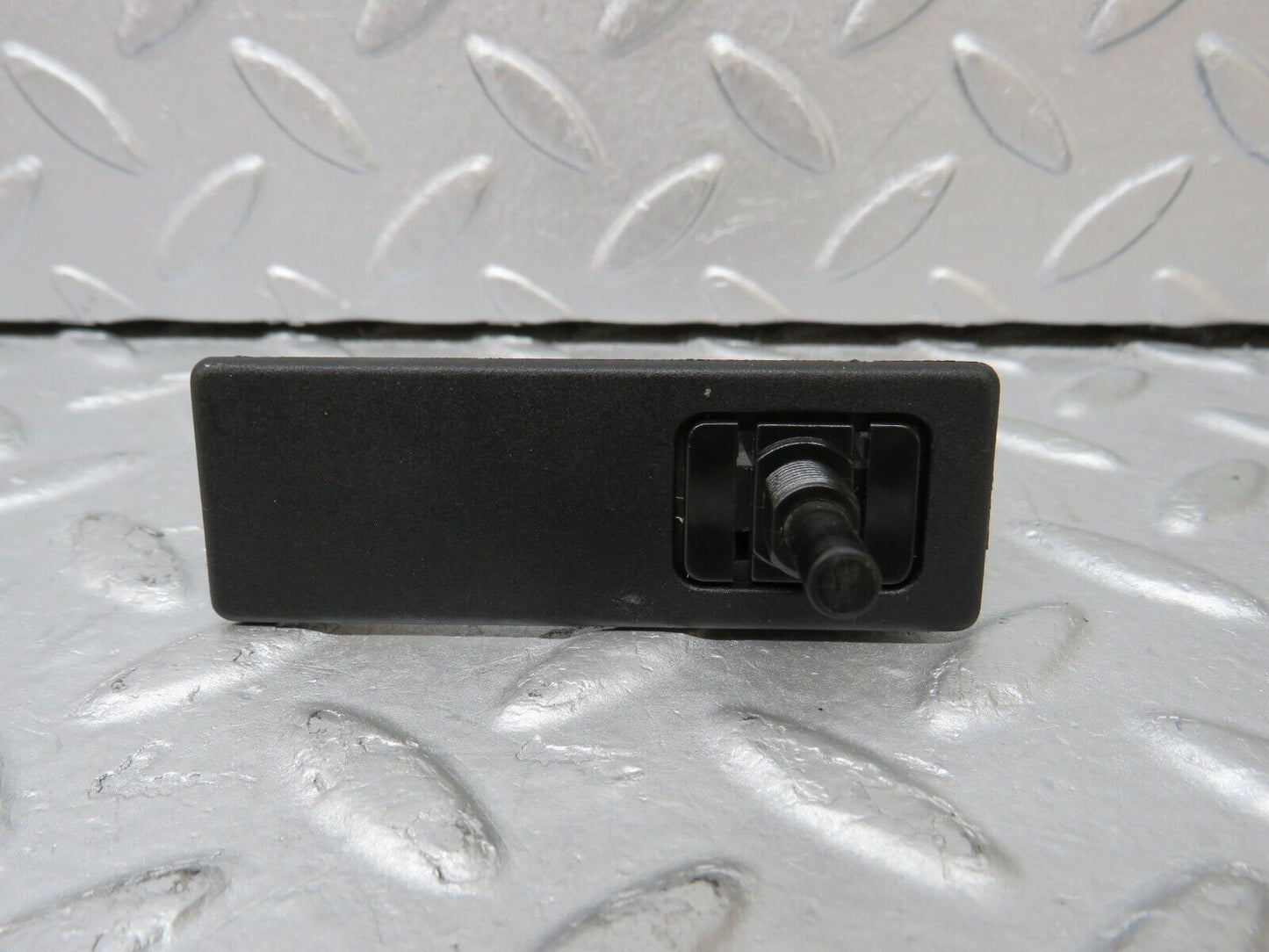 36946 Mercedes-Benz C126 420SEC Coupe Trunk Boot Light Switch 2018200211