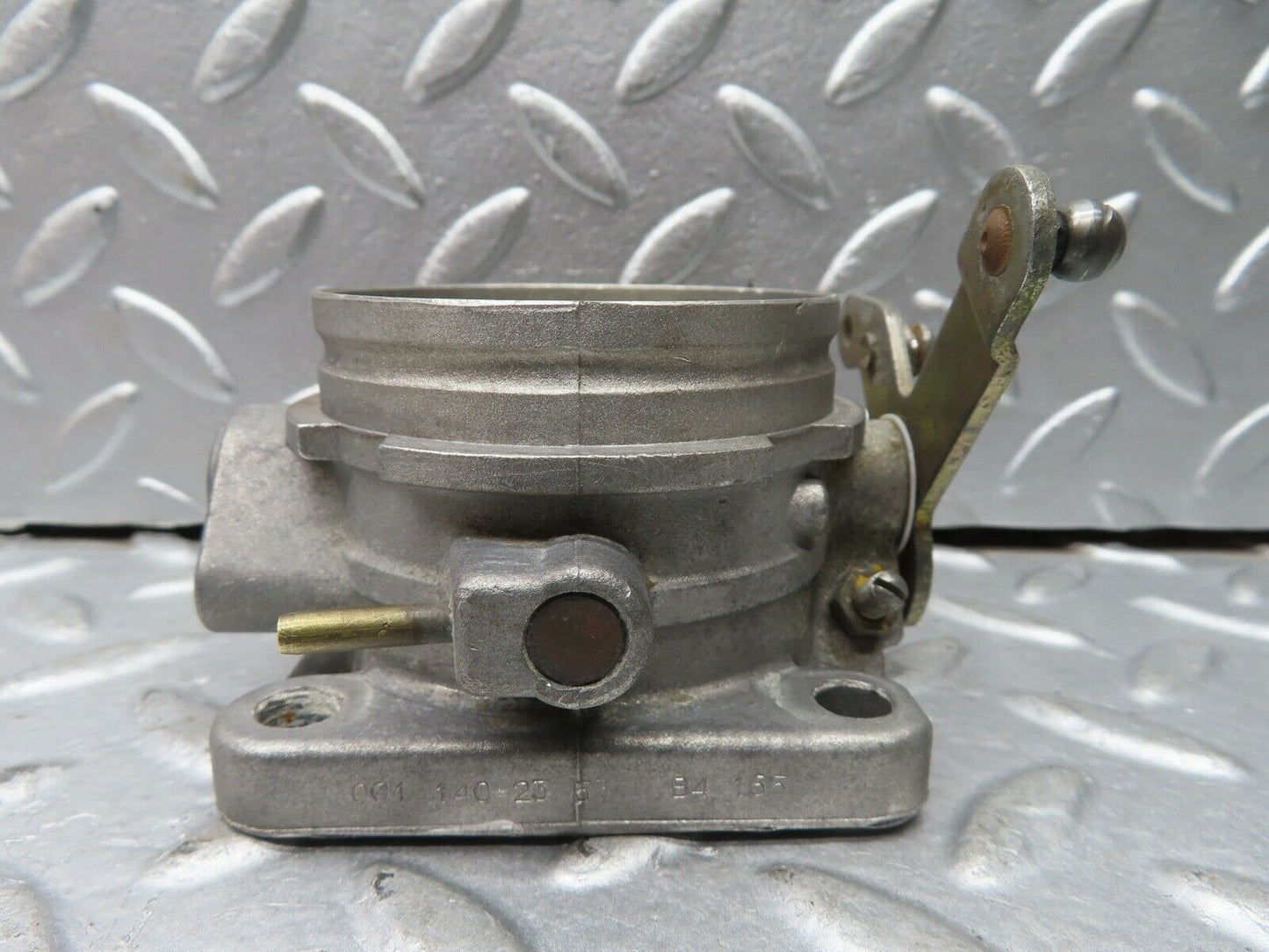 21302 Mercedes-Benz W123 230E Throttle Body Valve 0011402353