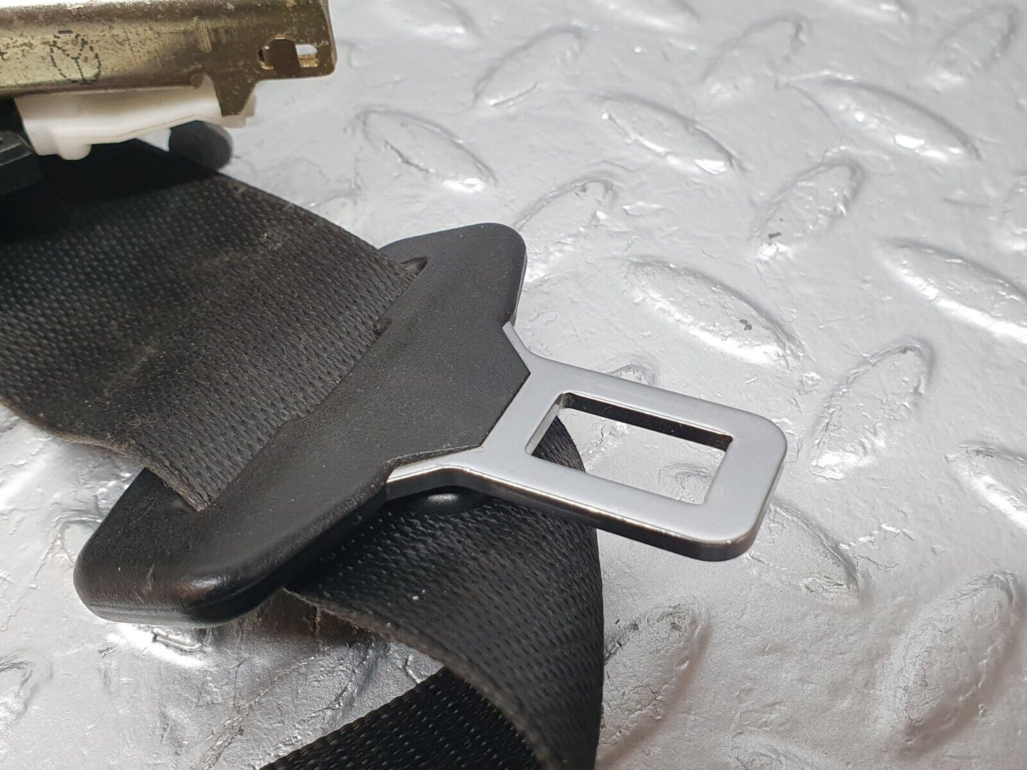 41985 Mercedes-Benz W202 C200 Front Left Seat Belt With Buckles 2018680222 1248600088 2088600369