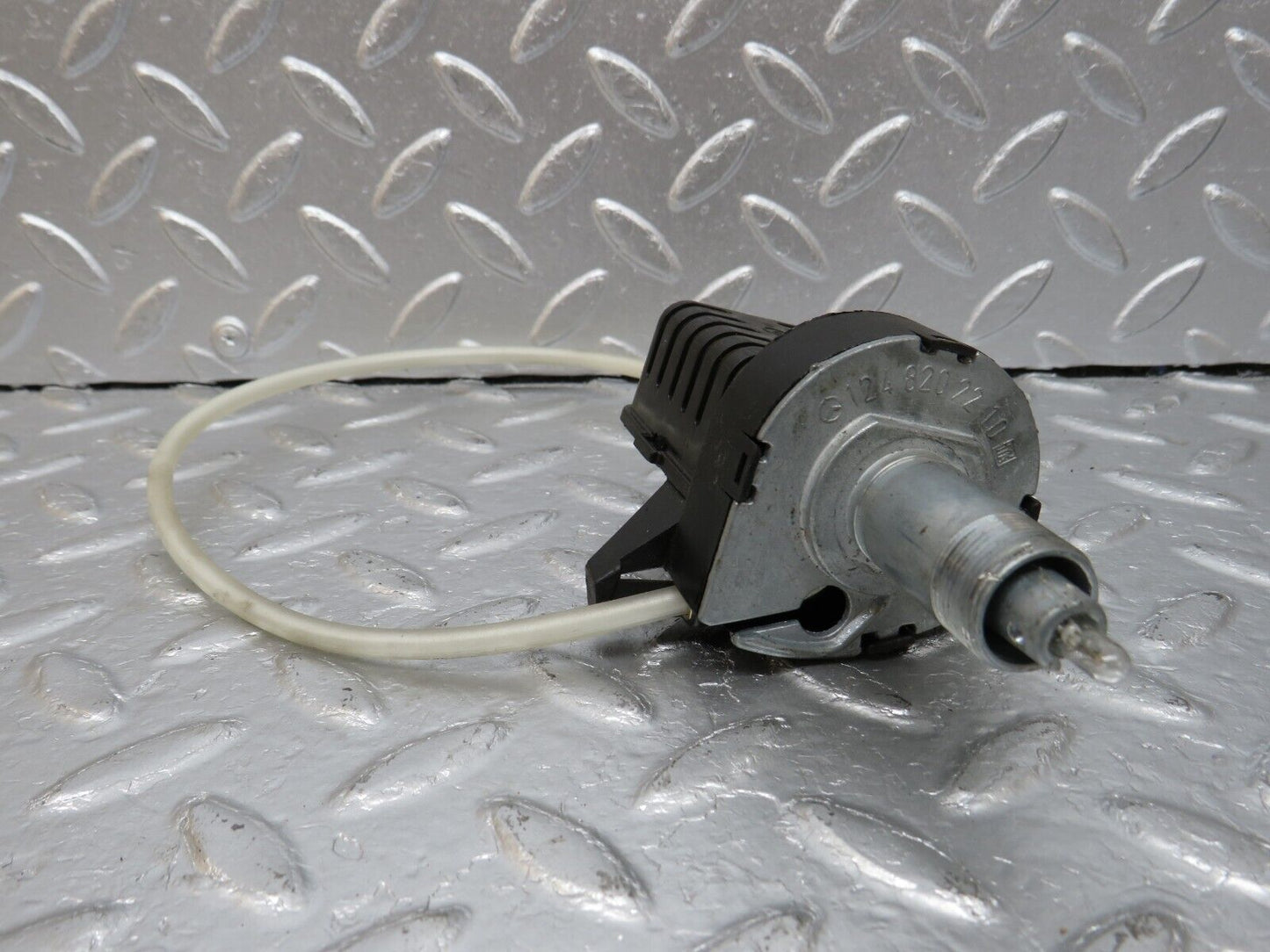 34148 Mercedes-Benz W124 260E Heater Blower Switch 1248202210