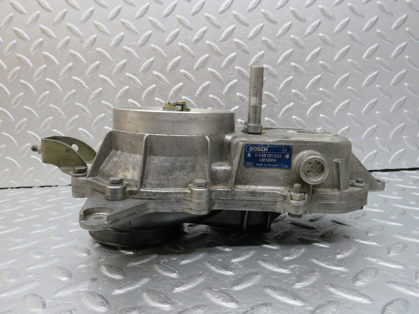 34153 Mercedes-Benz W124 260E Air Flow Mass Meter Sensor Bosch 1031410090