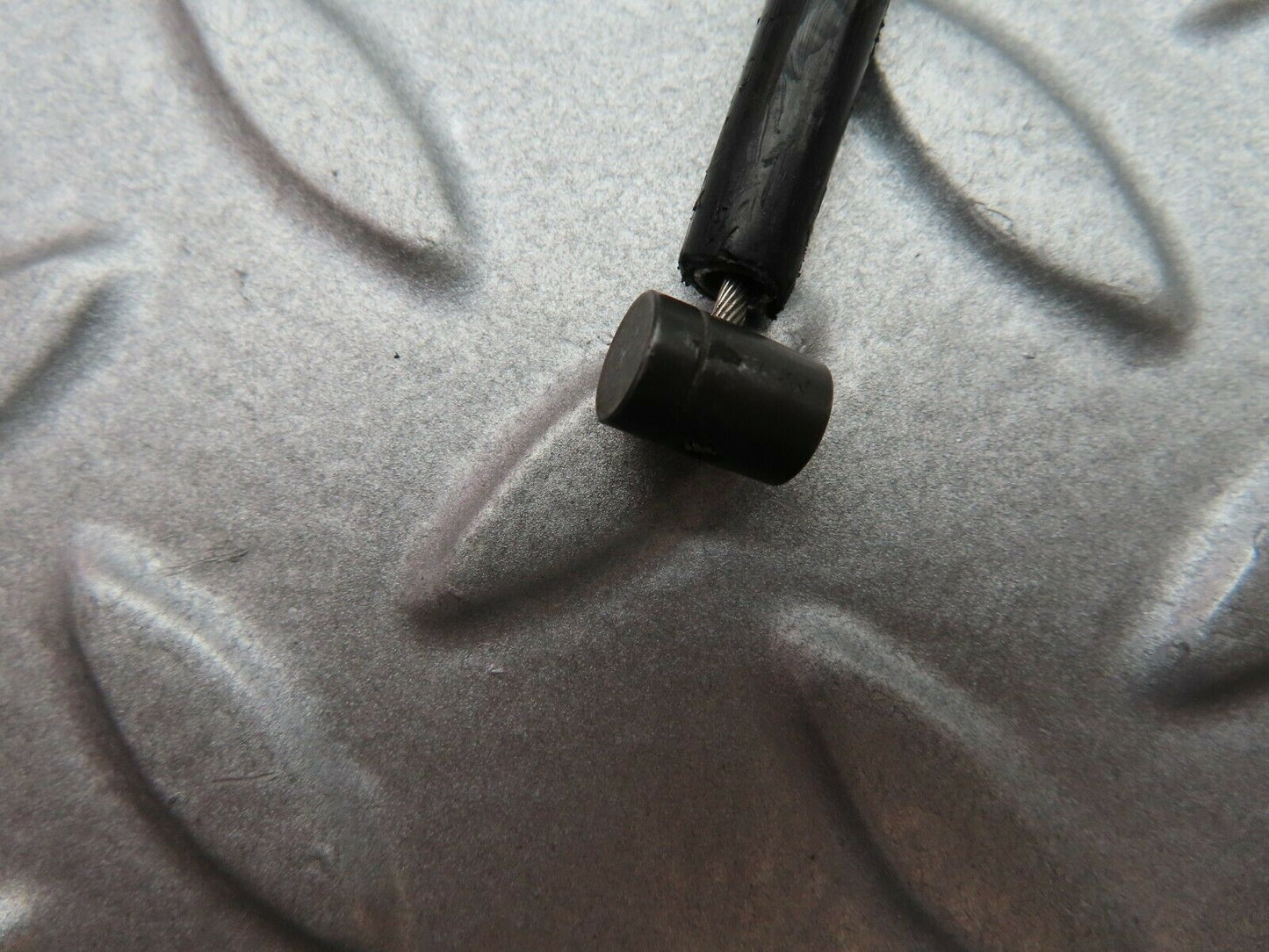 5536 Mercedes-Benz W124 230E Bonnet Release Cable