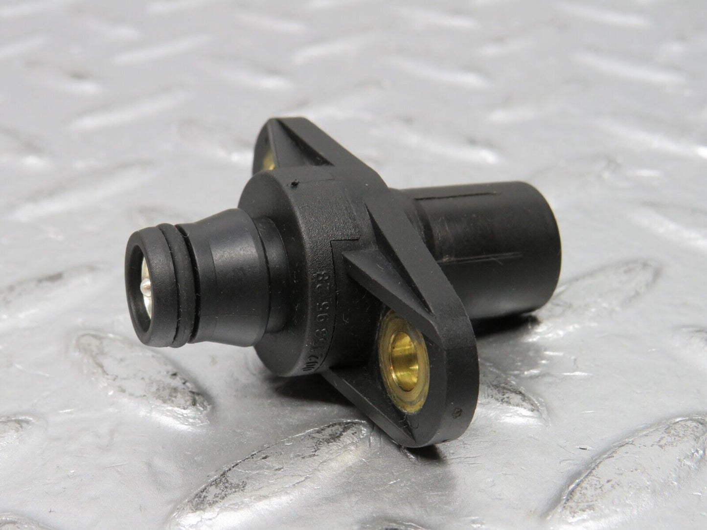 31464 Mercedes-Benz S124 220TE Wagon Camshaft Position Sensor 0021539528