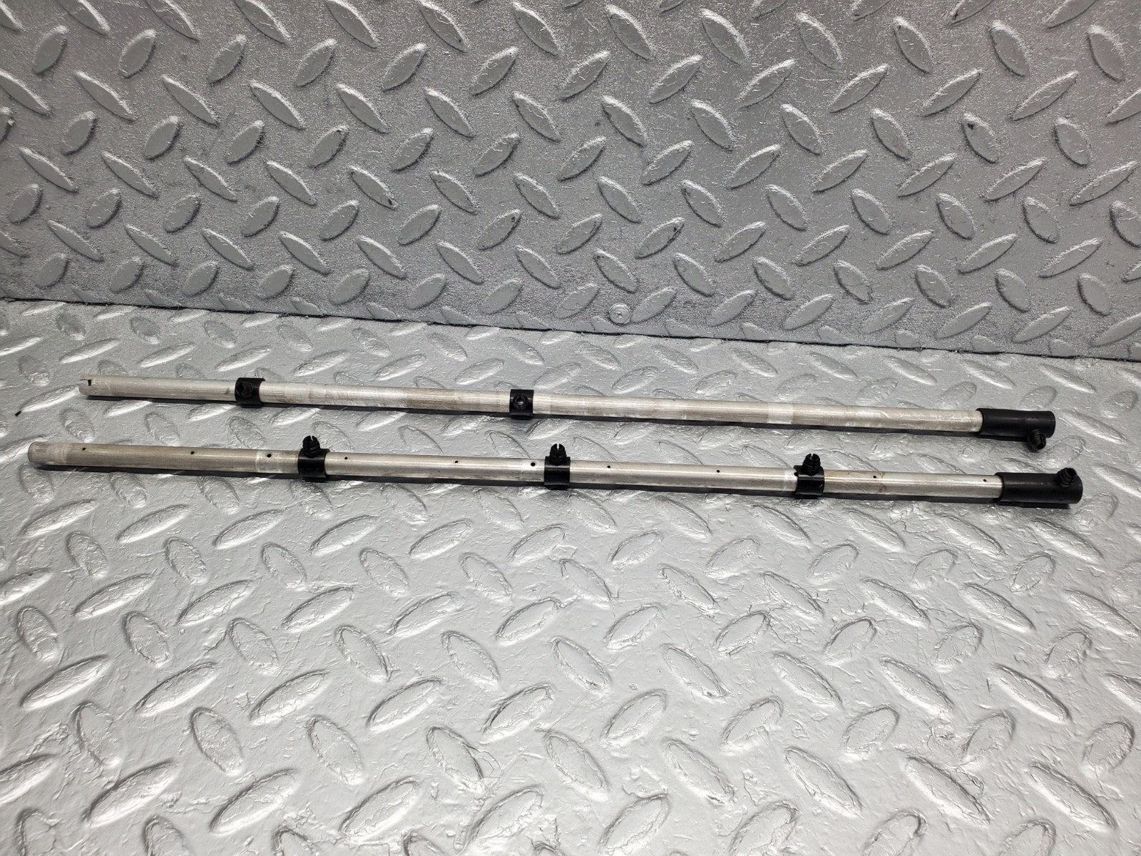 W126 Coupe camshaft oil tube used OEM