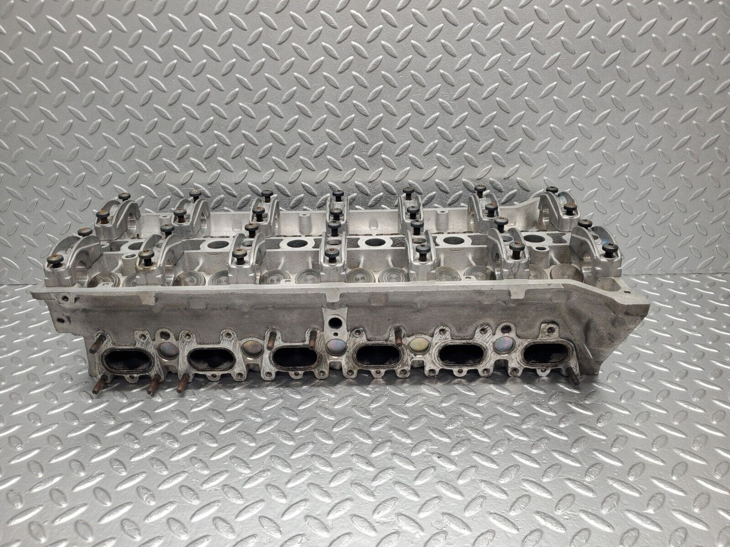 46239 Mercedes-Benz W124 280E Cylinder Head 1040161601