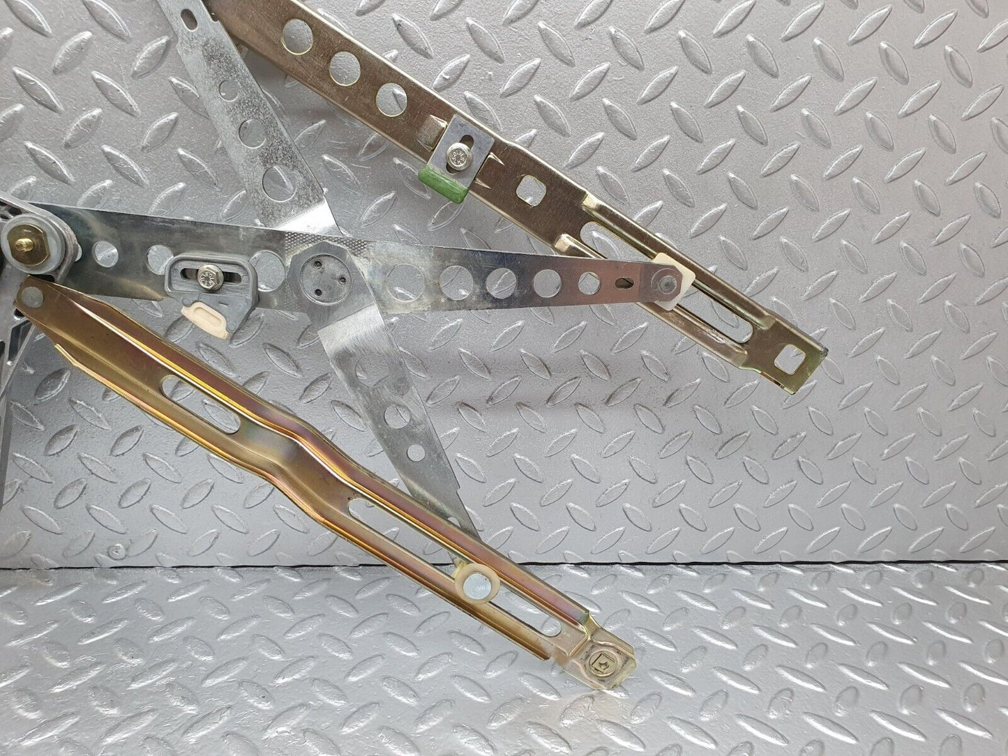 43744 Mercedes-Benz C126 380SEC Coupe Front Right Power Window Regulator 1267202646