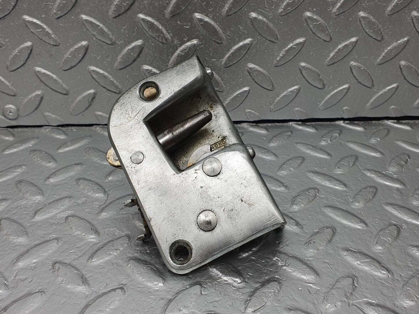 43128 Mercedes-Benz W108 280SE Front Left Door Lock Mechanism