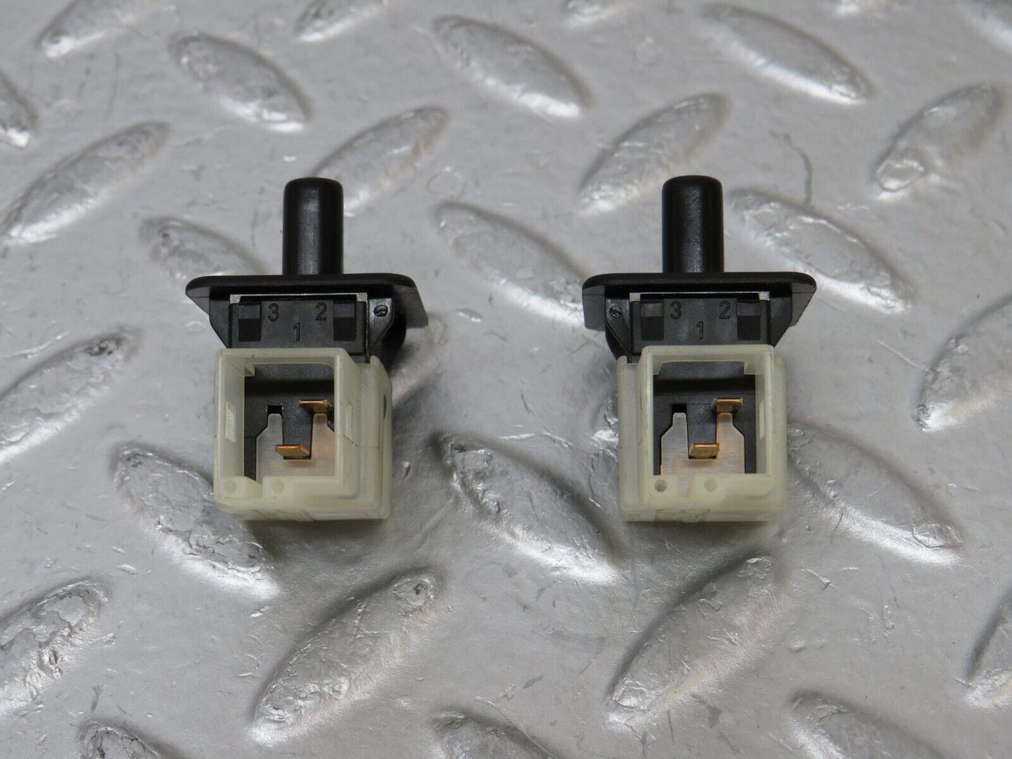 34883 Mercedes-Benz W210 320E Door Contact Switch 2x 2028209410