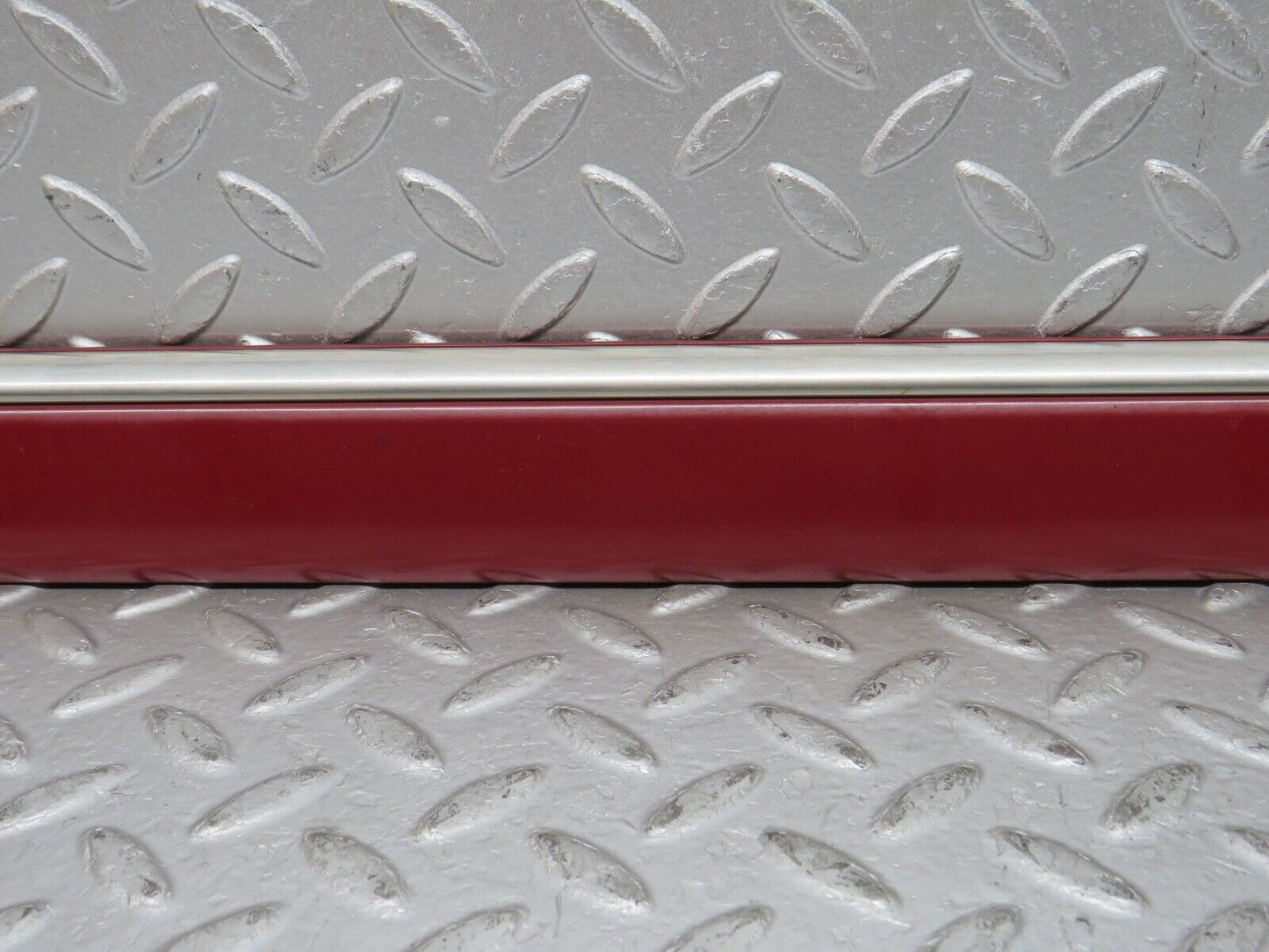 33490 Mercedes-Benz W202 C180 Front Left Door Centre Moulding Trim 2026902962