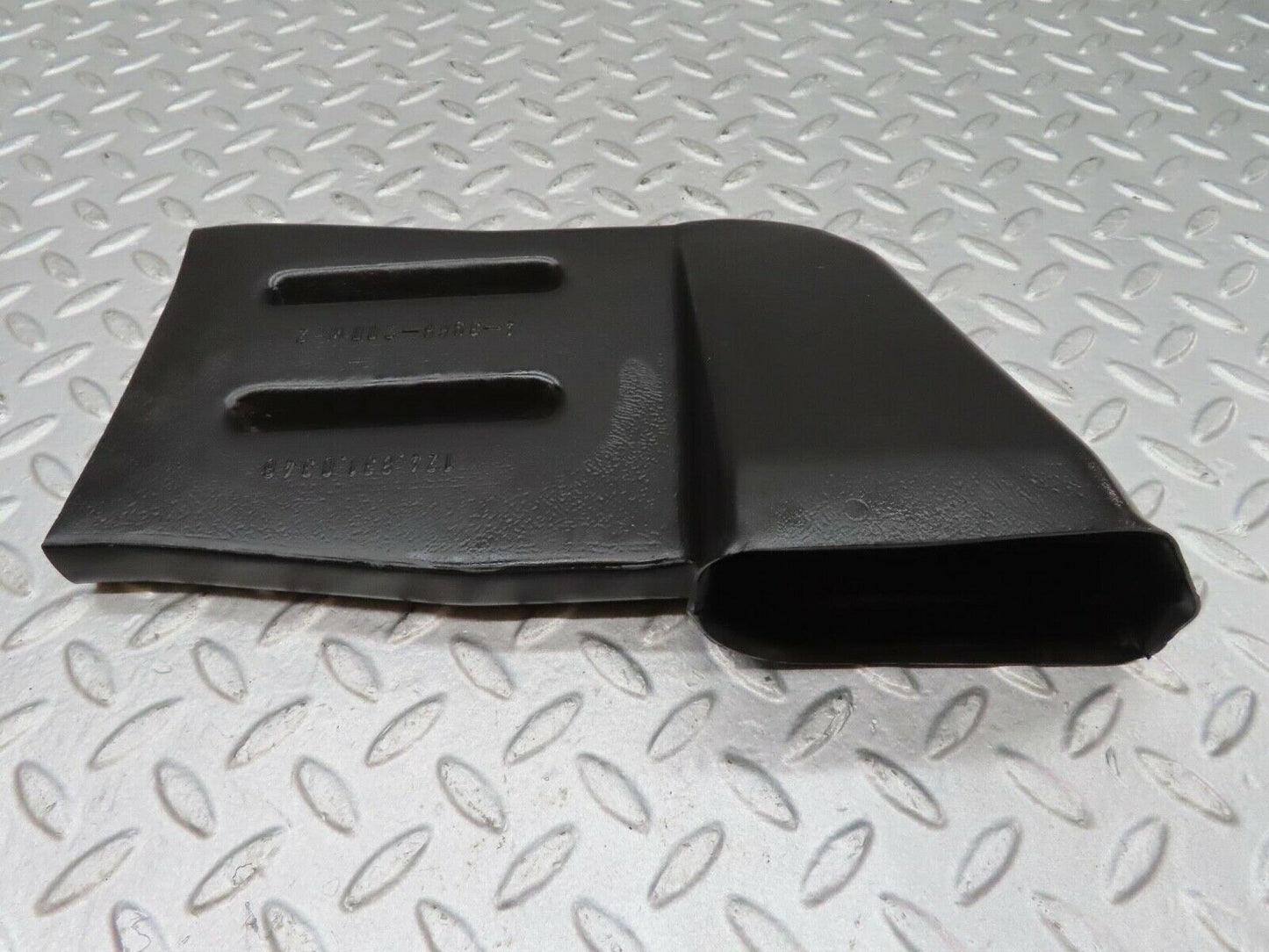 16194 Mercedes-Benz W124 260E Ventilation Air Duct Left Side 1248310346