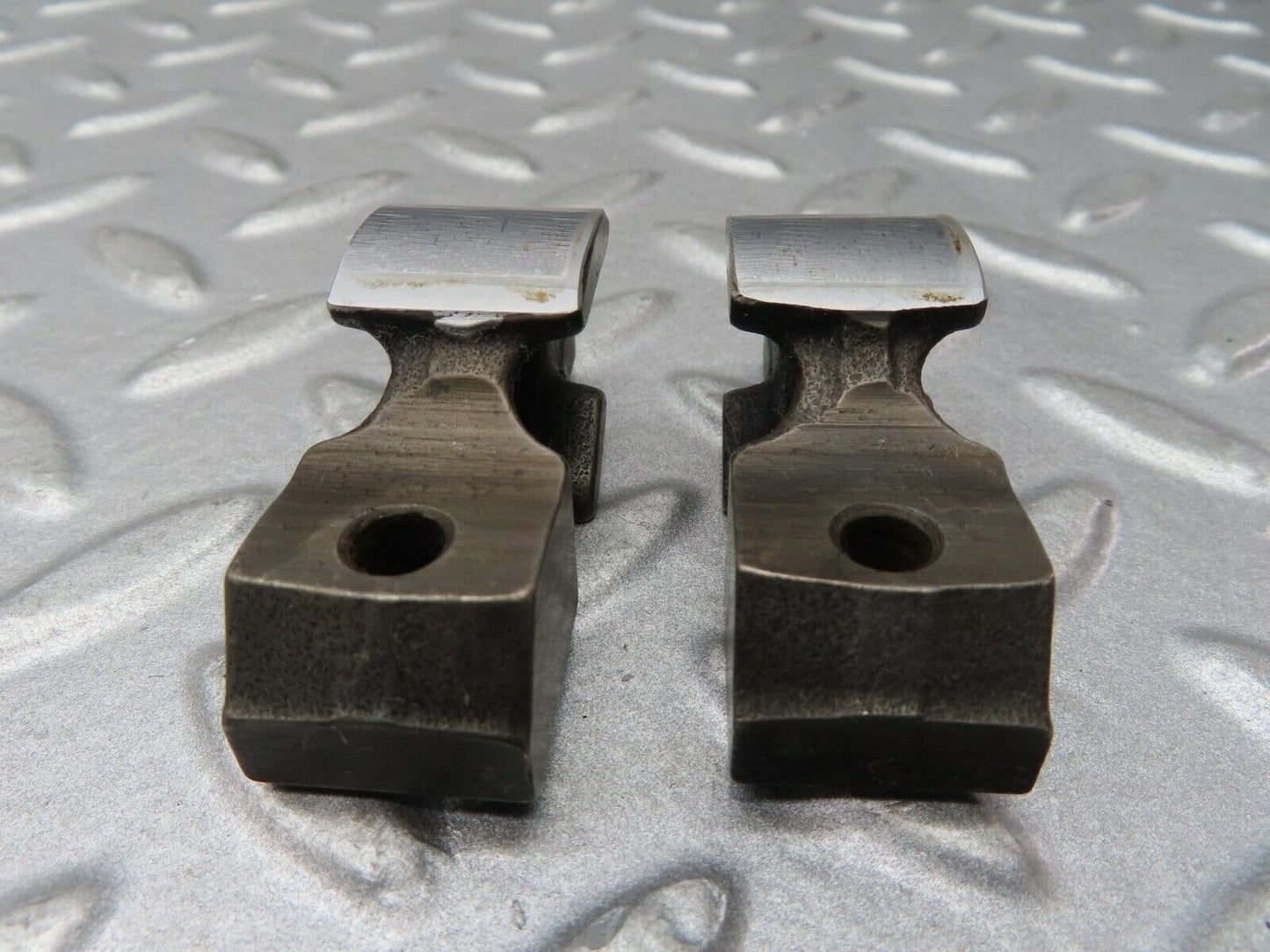 16746 Mercedes-Benz C107 380SLC Valve Rocker Arm