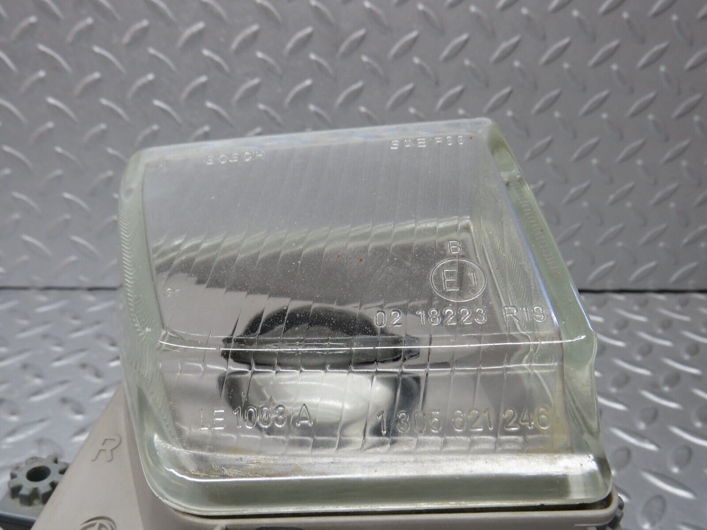 38464 Mercedes-Benz R129 280SL Coupe Front Right Fog Light Bosch 0305120002 1298200256 1305621246