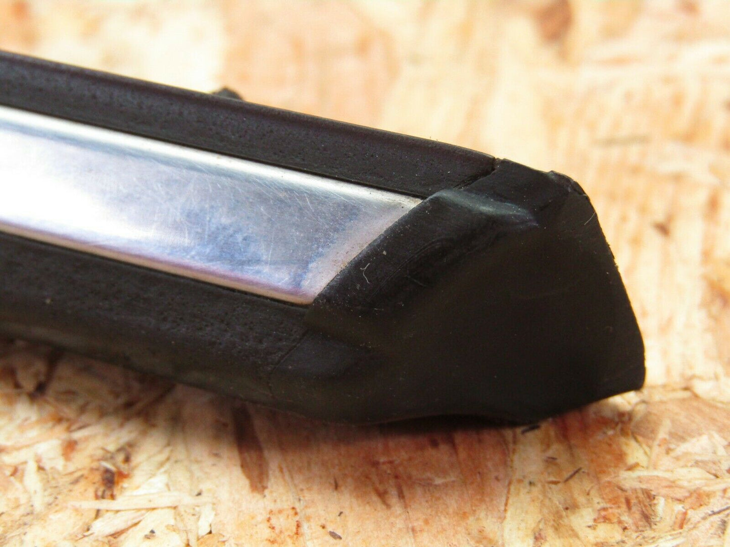 2174 Mercedes-Benz W123 230E Front Right Door Chrome Trim