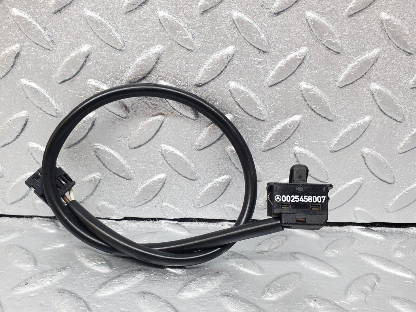 45660 Mercedes-Benz W126 420SE Steering Column Adjustment Switch 0025458007