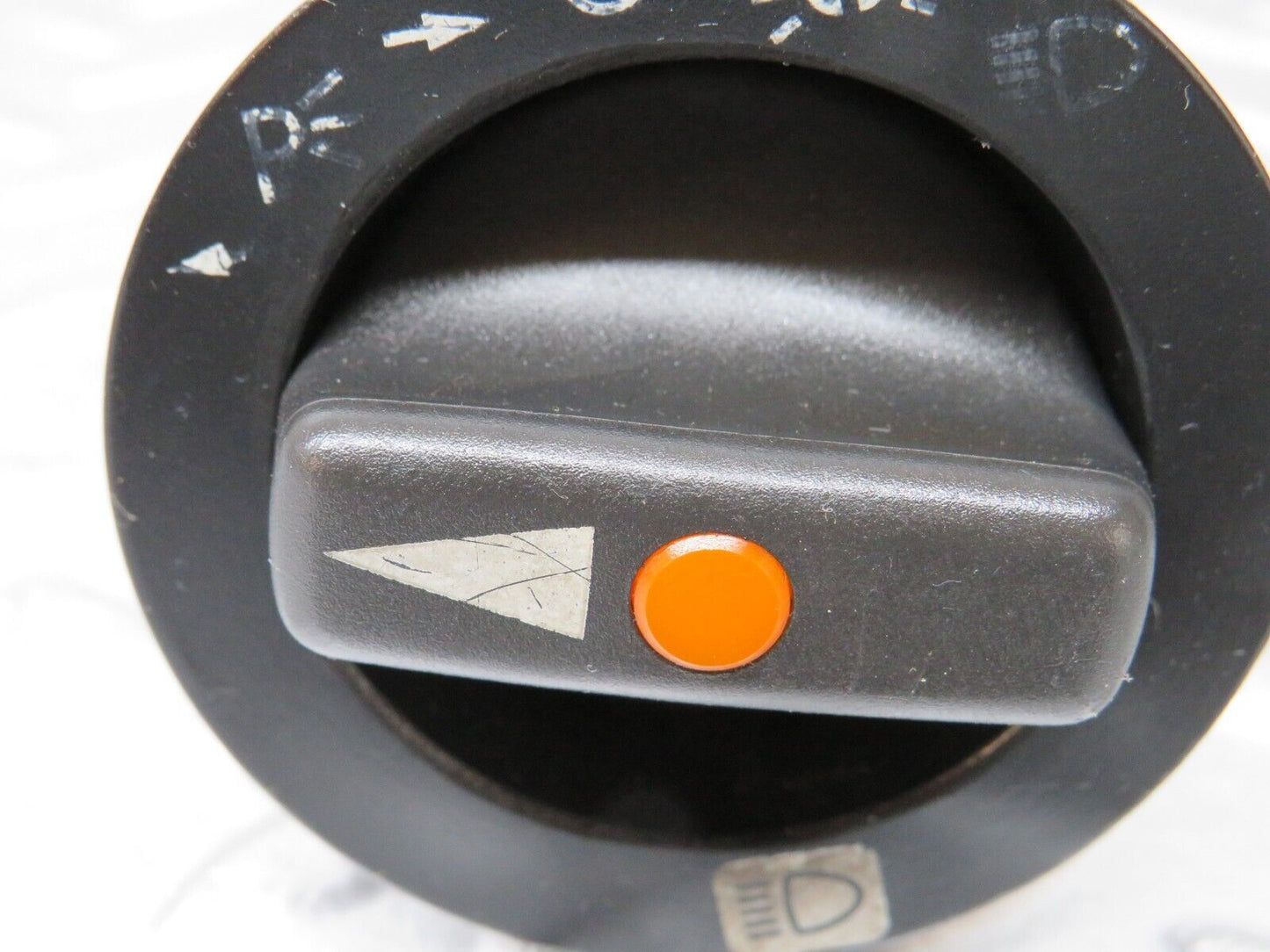25587 Mercedes-Benz W123 200 Headlight Switch