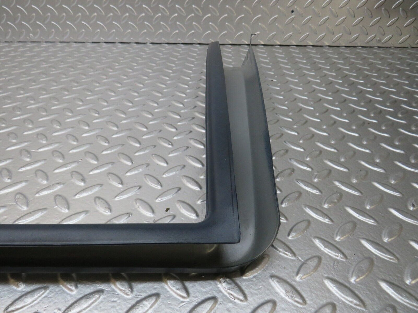 24977 Mercedes-Benz W140 SEL320 LWB Rear Left Door Window Trim 1407304762
