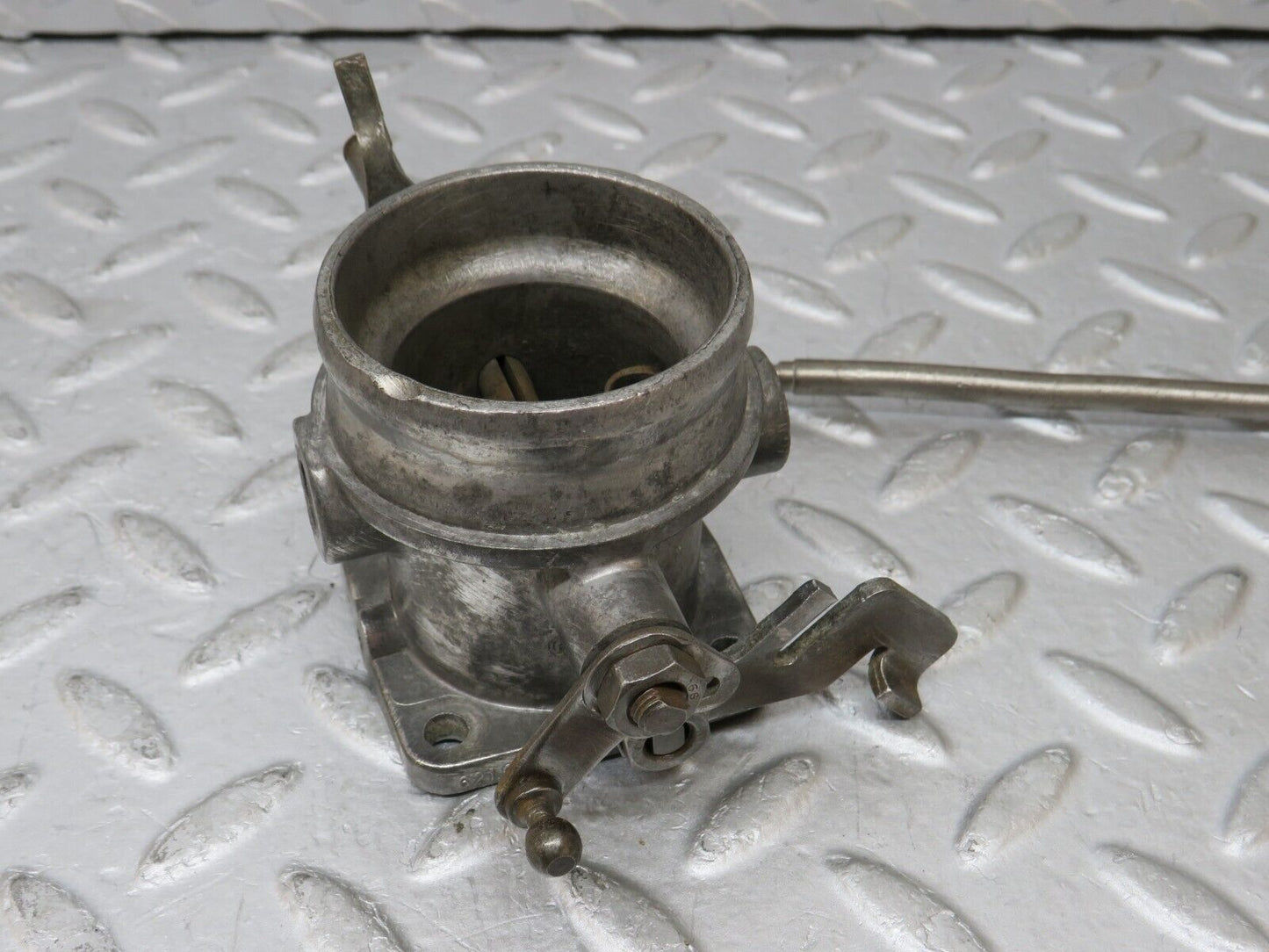 35949 Mercedes-Benz 240D OM616.912 Throttle Body Valve 6210700727