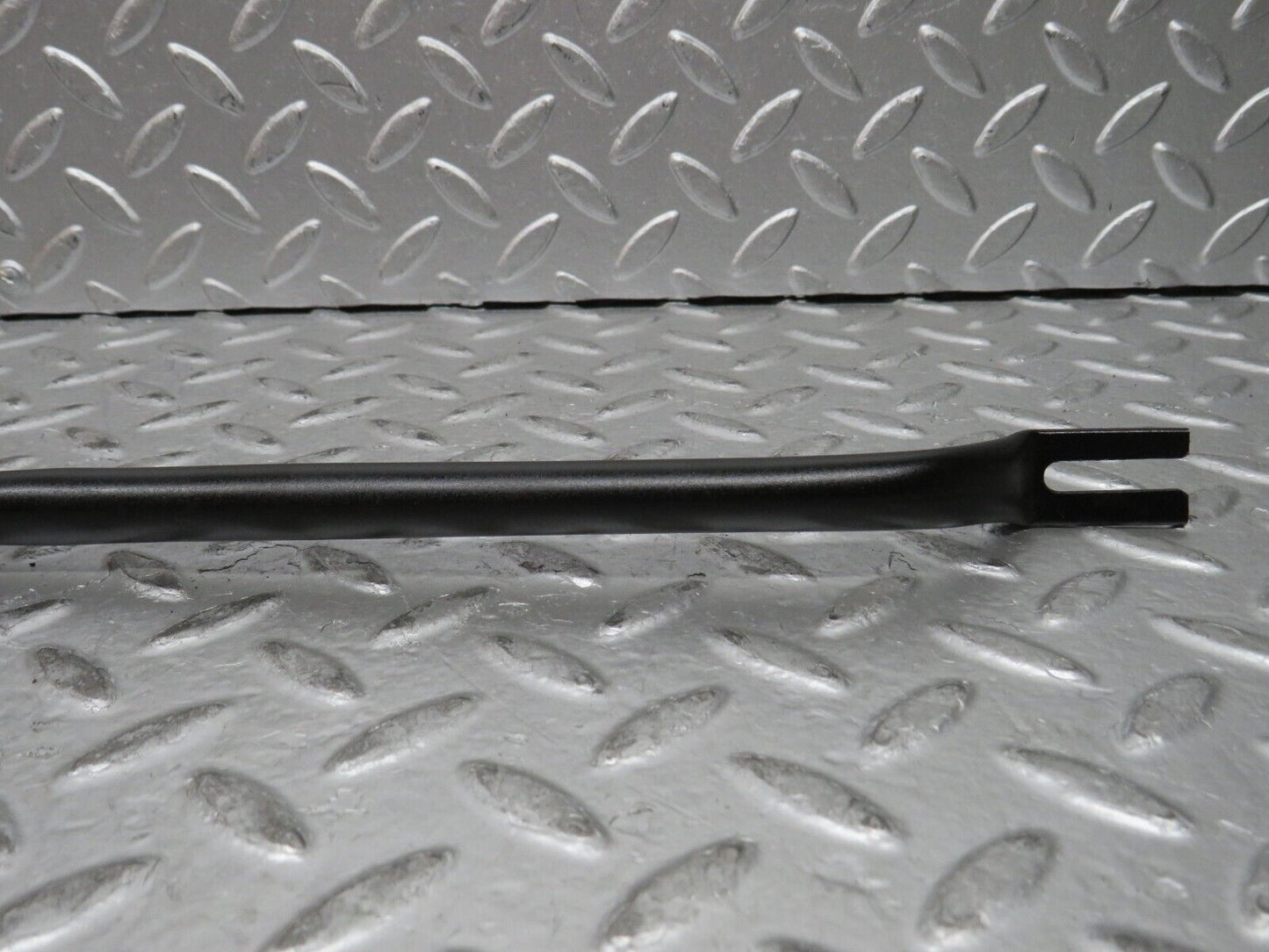 28533 Mercedes-Benz S123 240D Wagon Horn Bracket