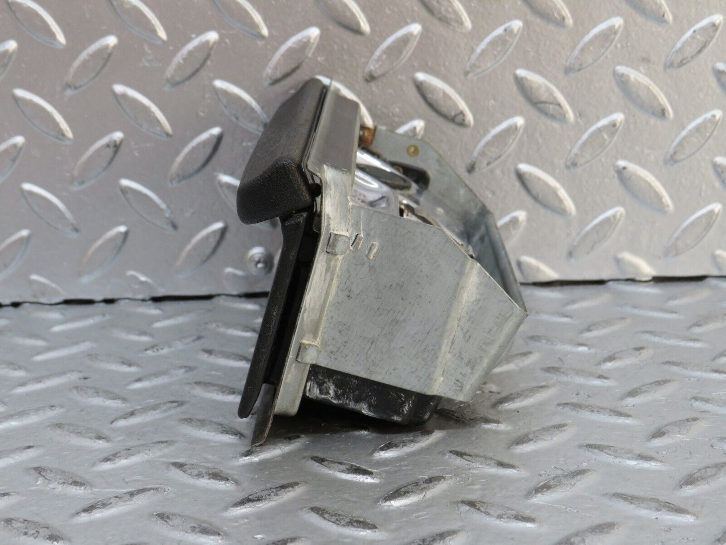 28143 Mercedes-Benz W123 280E Centre Console Ashtray