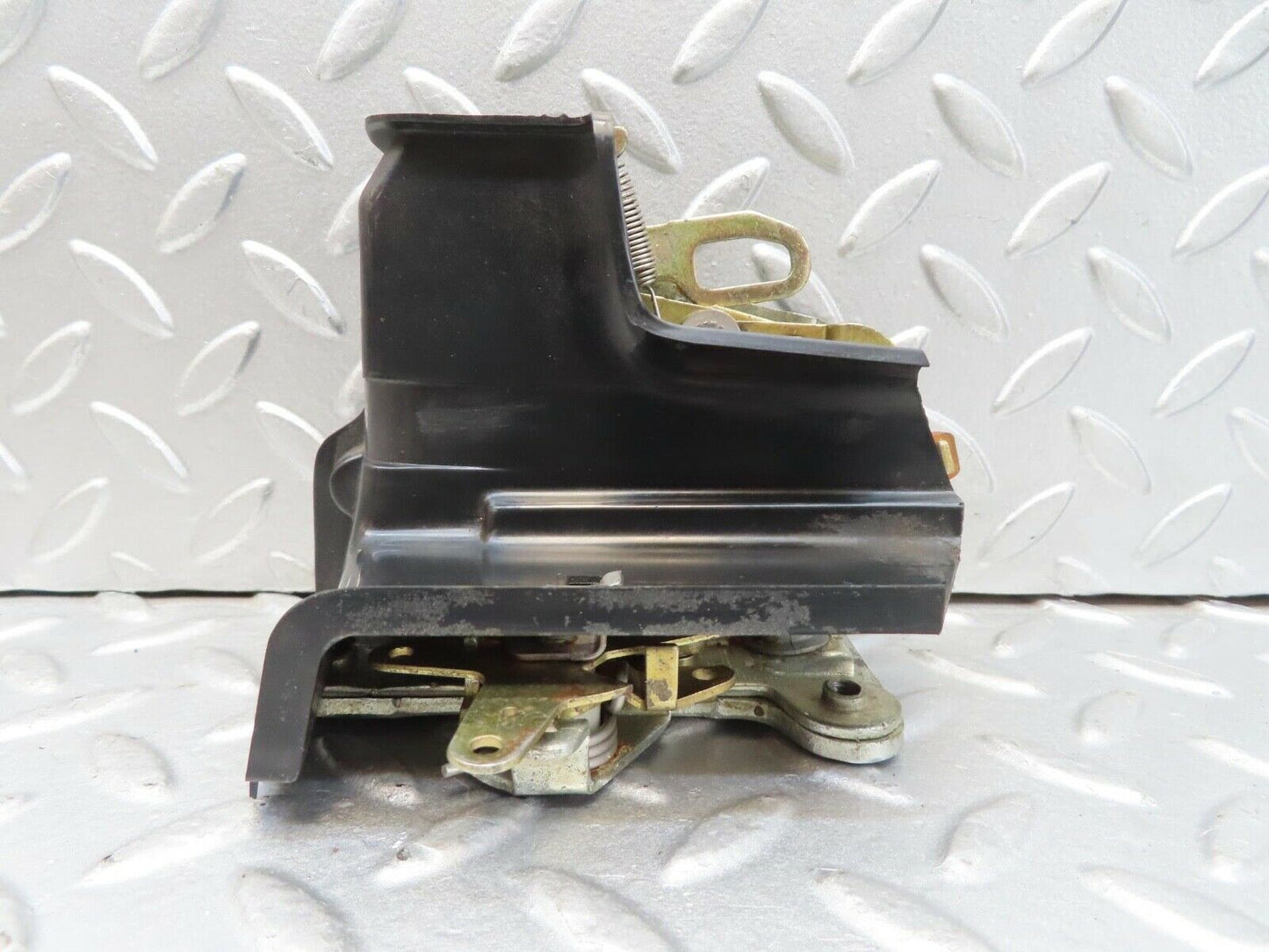 14263 Mercedes-Benz W116 350SE Front Left Door Lock Mechanism