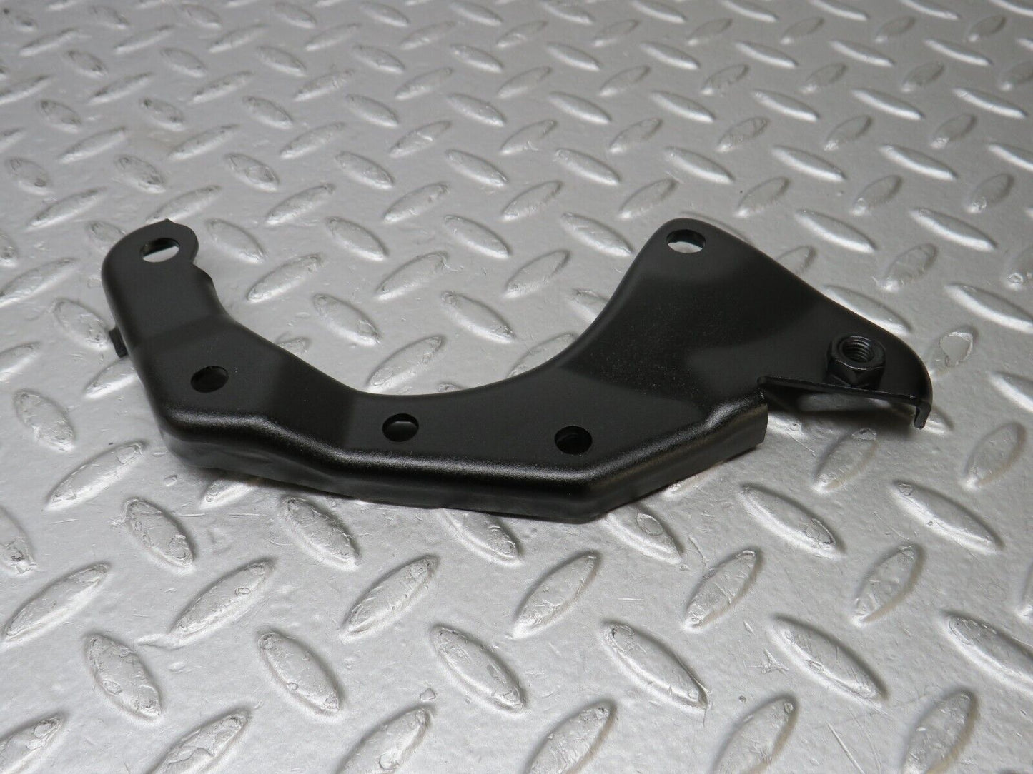 36780 Mercedes-Benz W201 190E 2.0L Power Steering Pump Bracket