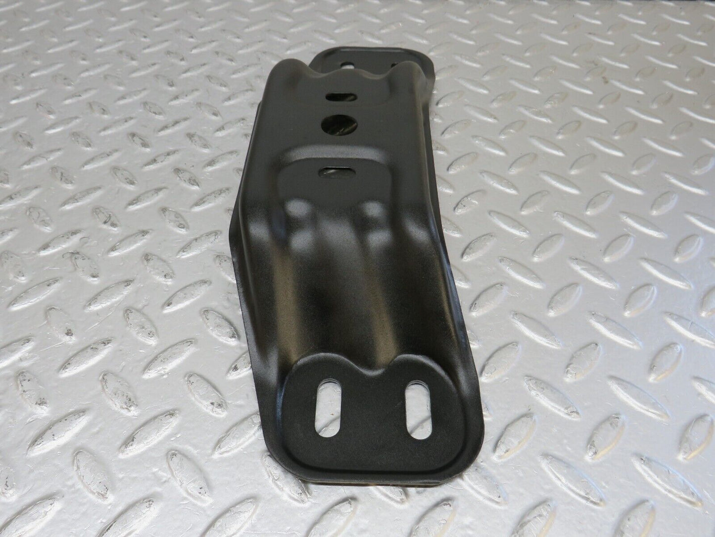 33913 Mercedes-Benz W124 260E Gearbox Mount Bracket