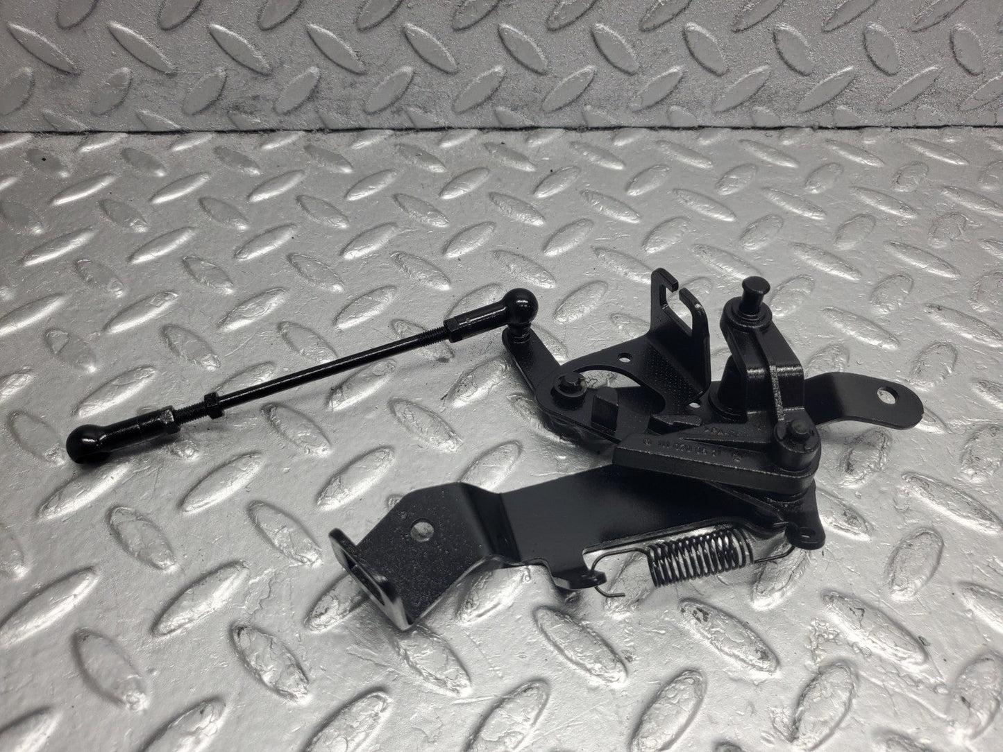 W124 Wagon throttle linkage used OEM
