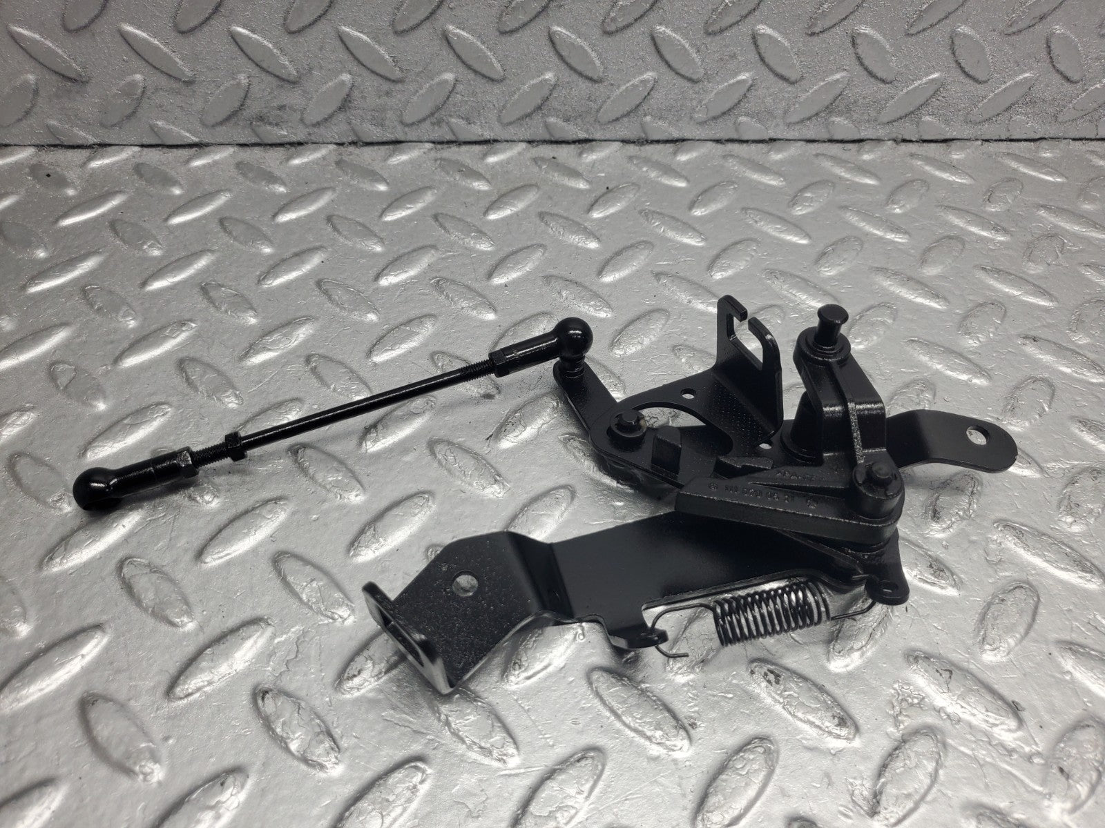 W124 Wagon throttle linkage used OEM