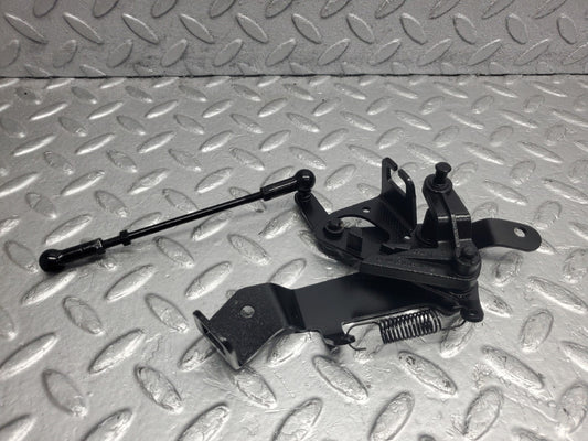 W124 Wagon throttle linkage used OEM