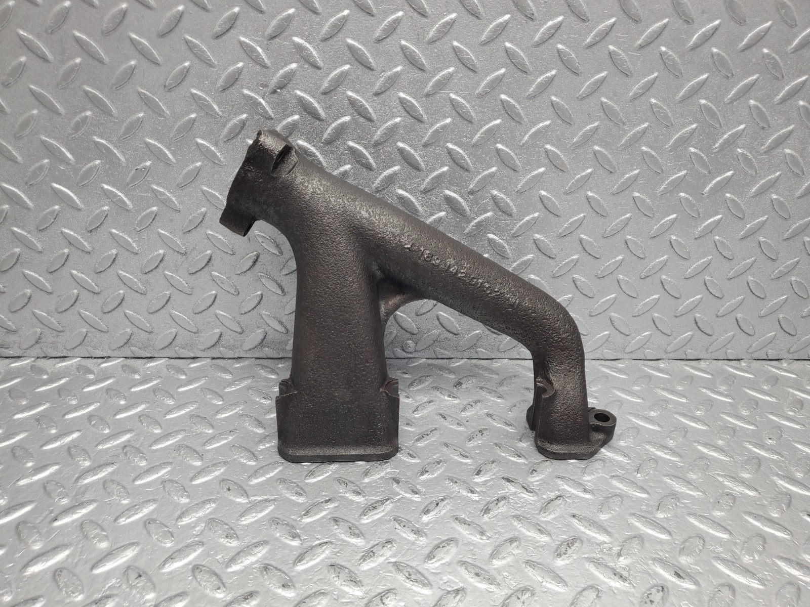W112 exhaust manifold 4-6 used OEM