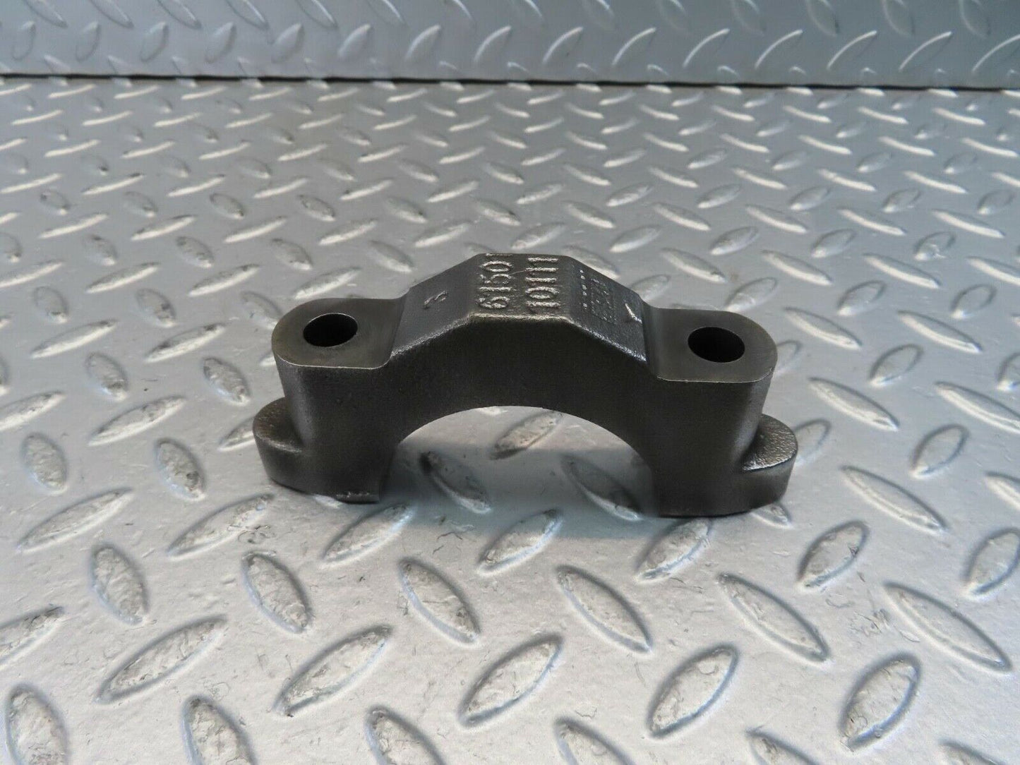 10990 Mercedes-Benz W115 220D Crankshaft Bearing Holder Block 6150110111