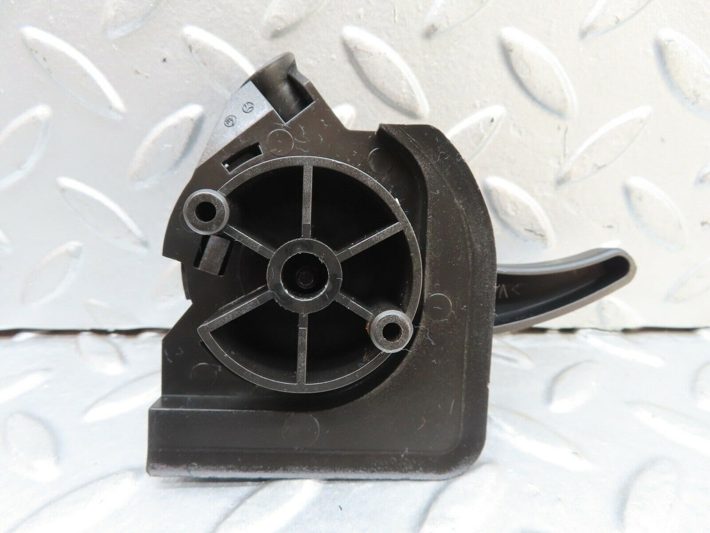 19362 Mercedes-Benz C140 CL420 Coupe Hood Opener Bonnet Opener Release
