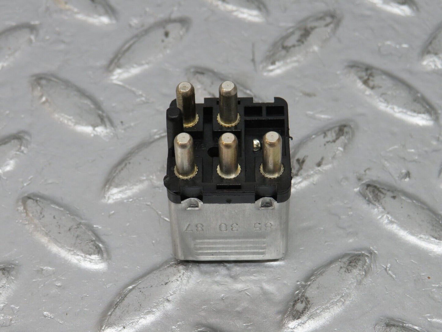 33597 Mercedes-Benz W201 190E 2.0L Multi Purpose Relay 0015420219