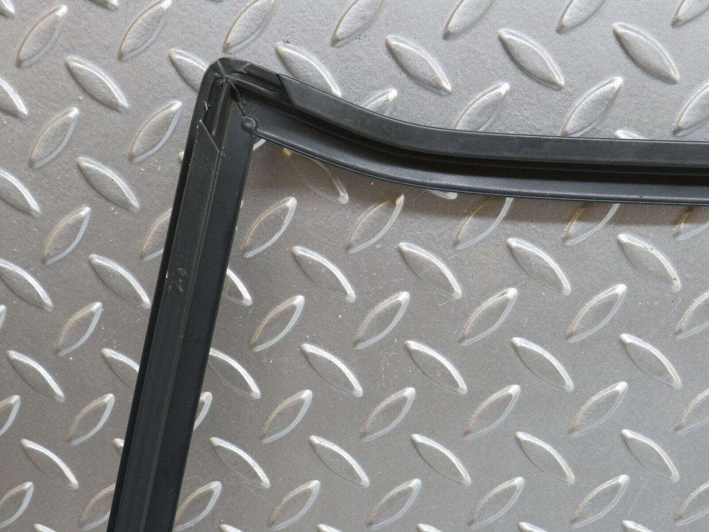 33813 Mercedes-Benz W201 190E Rear Windscreen Frame