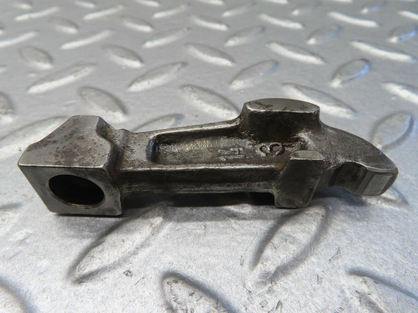 13375 Mercedes-Benz W111 230S Valve Rocker Arm With Retaining Spring