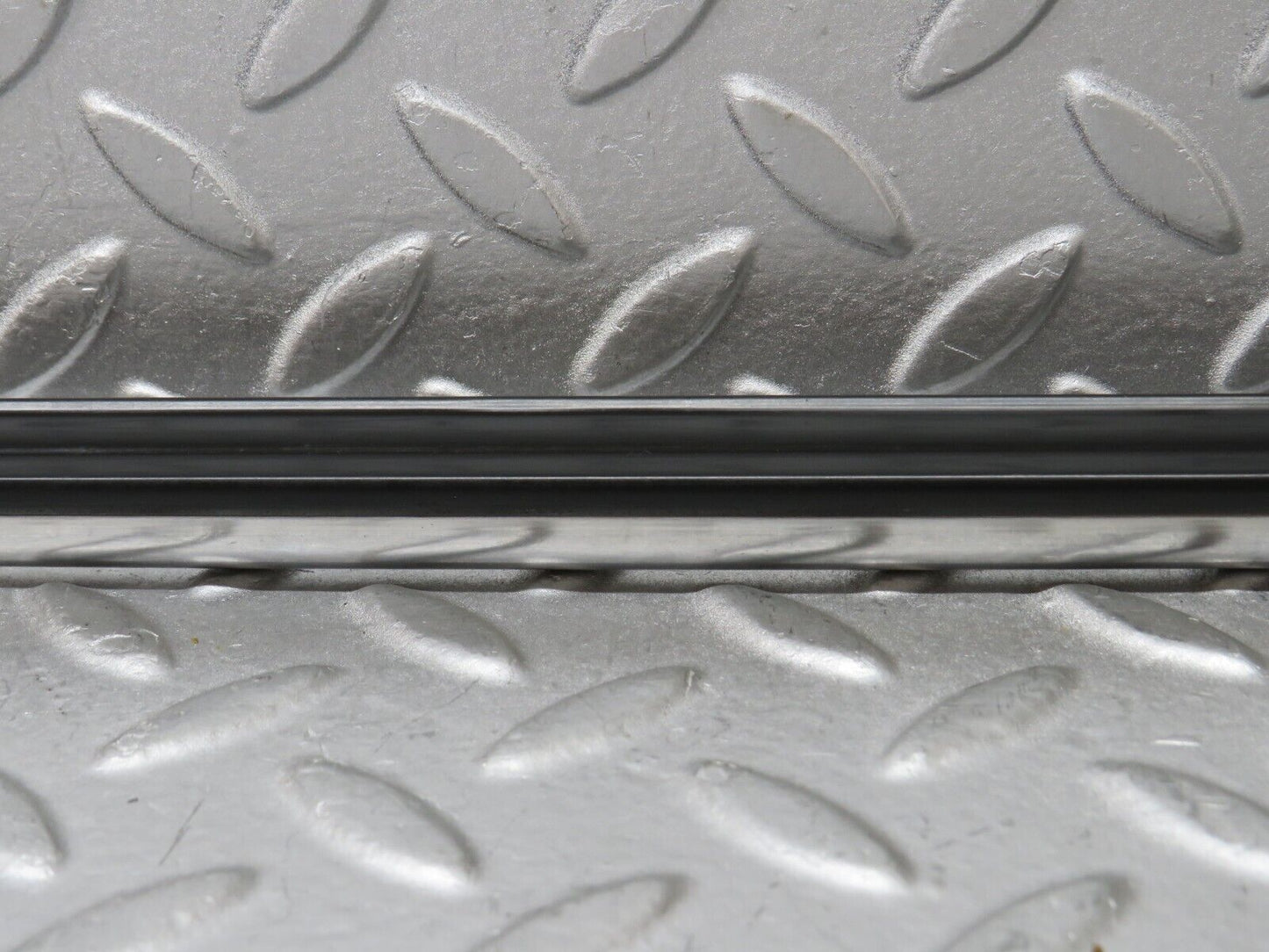 37432 Mercedes-Benz W109 300SEL Rear Right Fender Wing Centre Moulding Trim