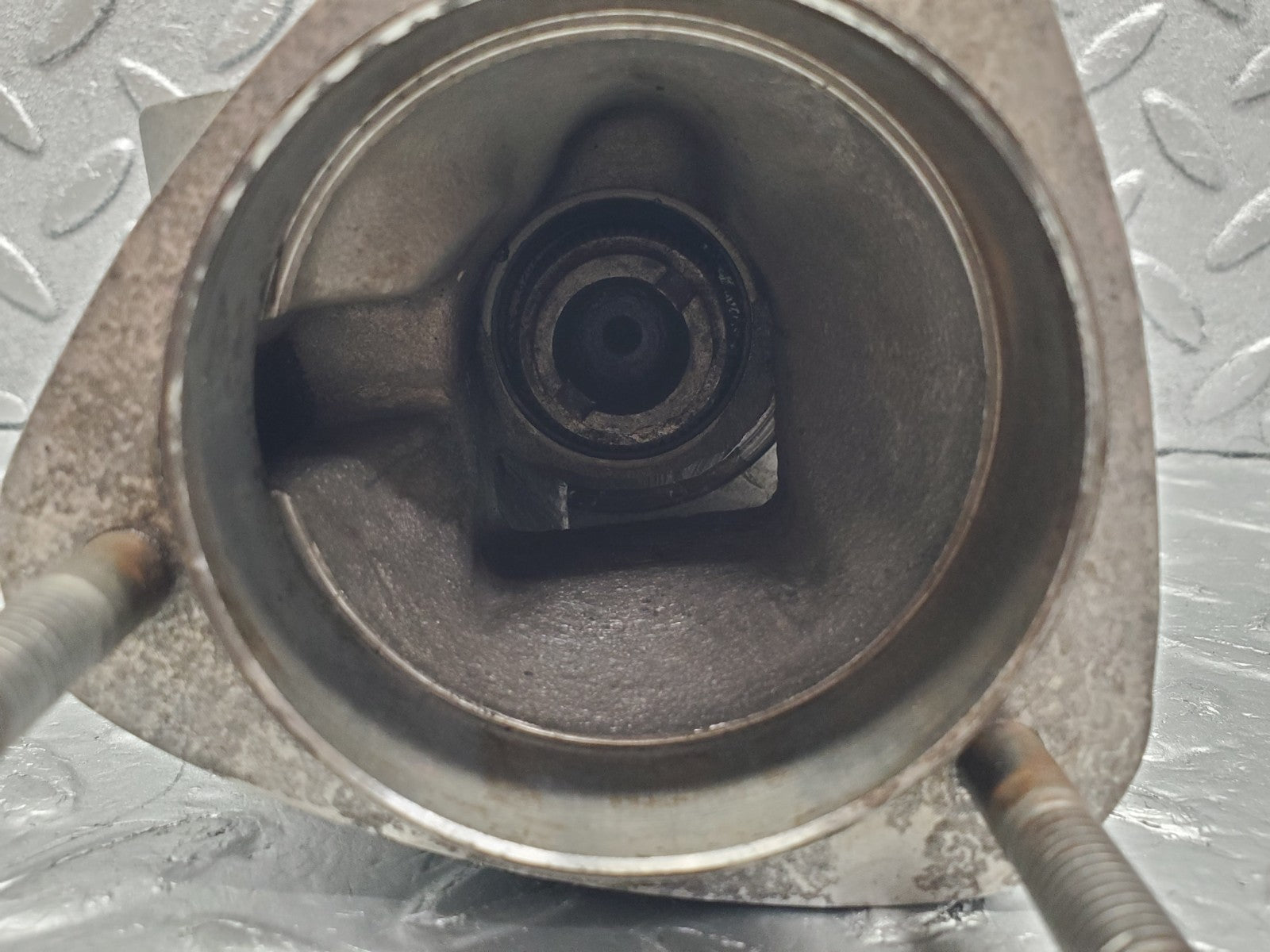 W112 injection pump drive housing used OEM