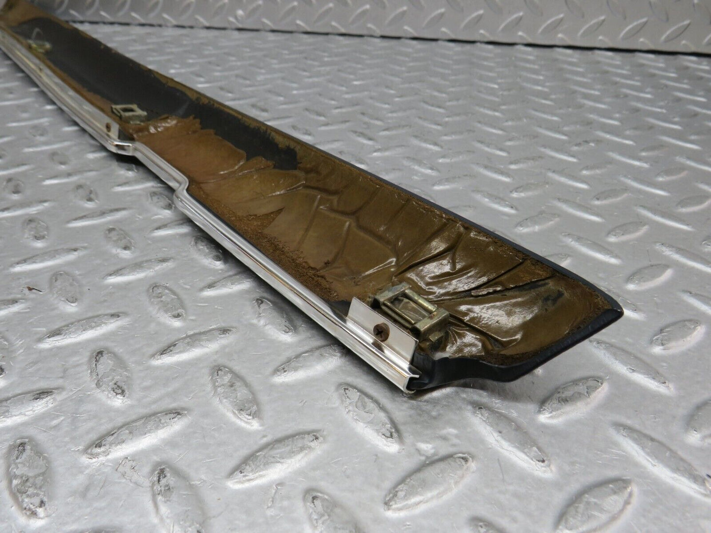 37305 Mercedes-Benz W109 300SEL Front Left Door Card Top Trim Blue