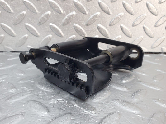 45365 Mercedes-Benz 280E M110.983 Alternator Generator Bracket