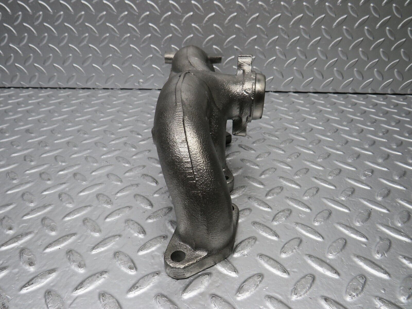30768 Mercedes-Benz W201 190E 2.0L Exhaust Manifold 1021421301