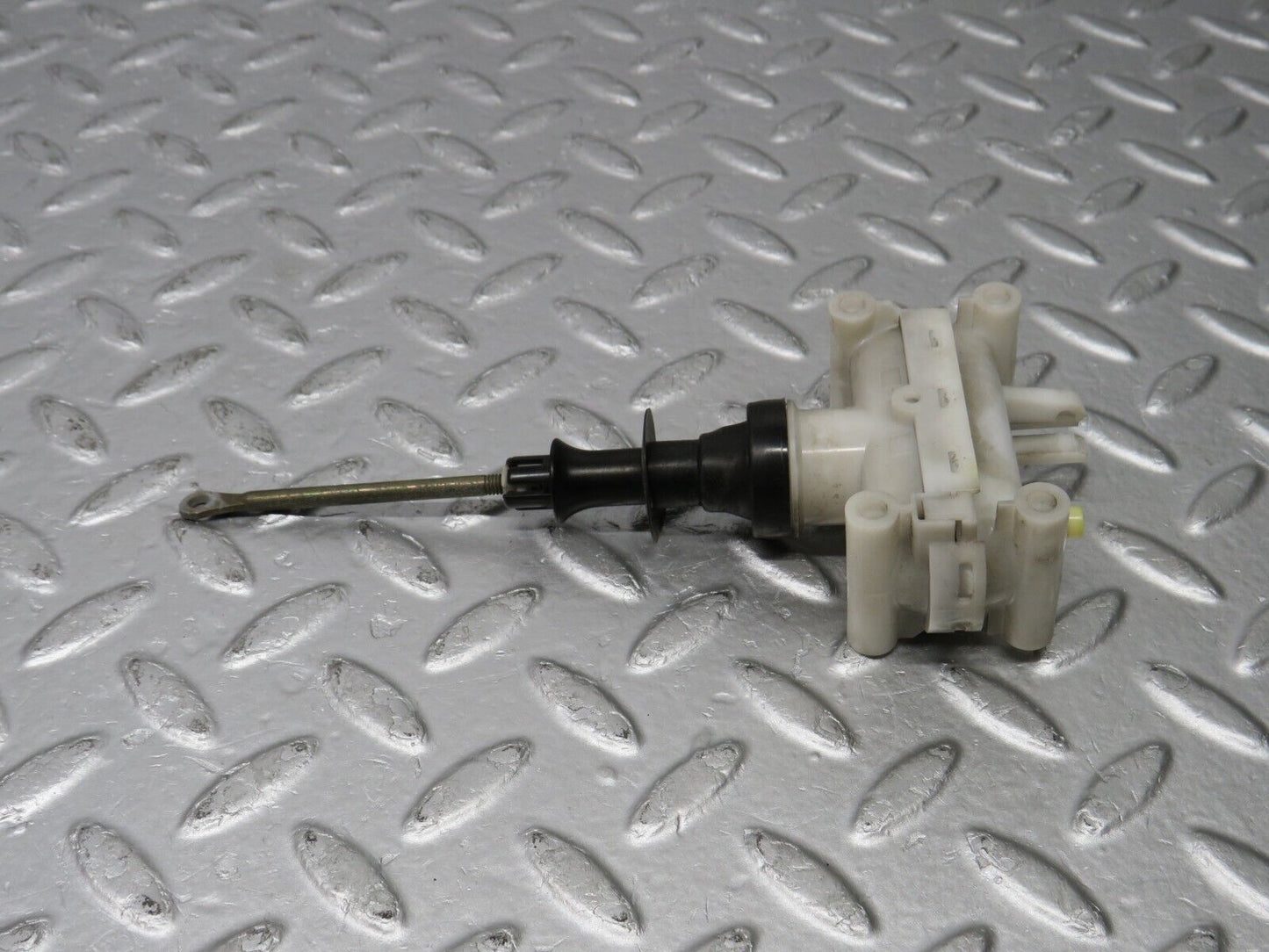 38908 Mercedes-Benz W201 190E 2.6L Rear Right Door Lock Vacuum Actuator