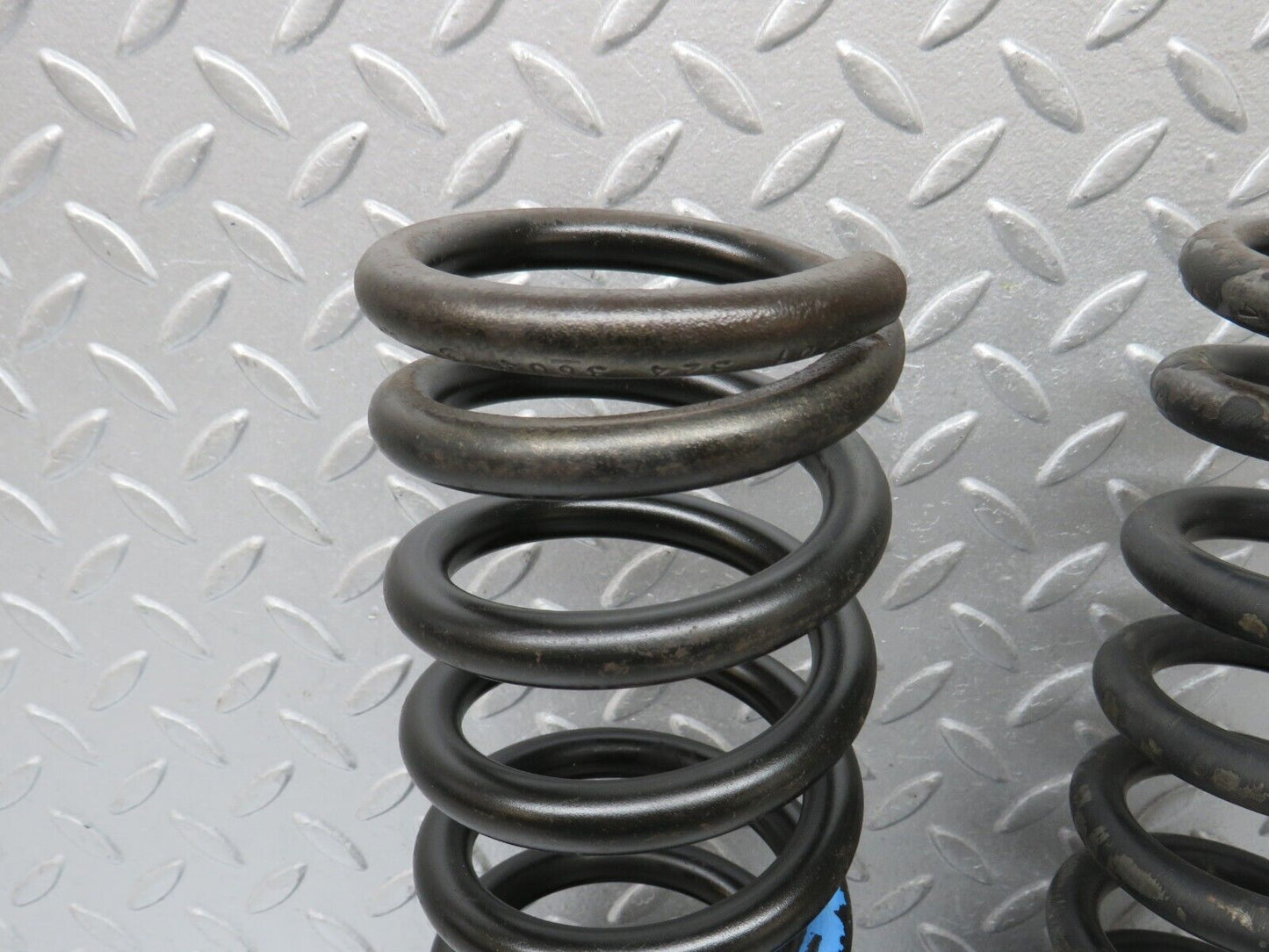 39021 Mercedes-Benz W201 190E 2.6L Rear Coil Spring Pair 2013243604