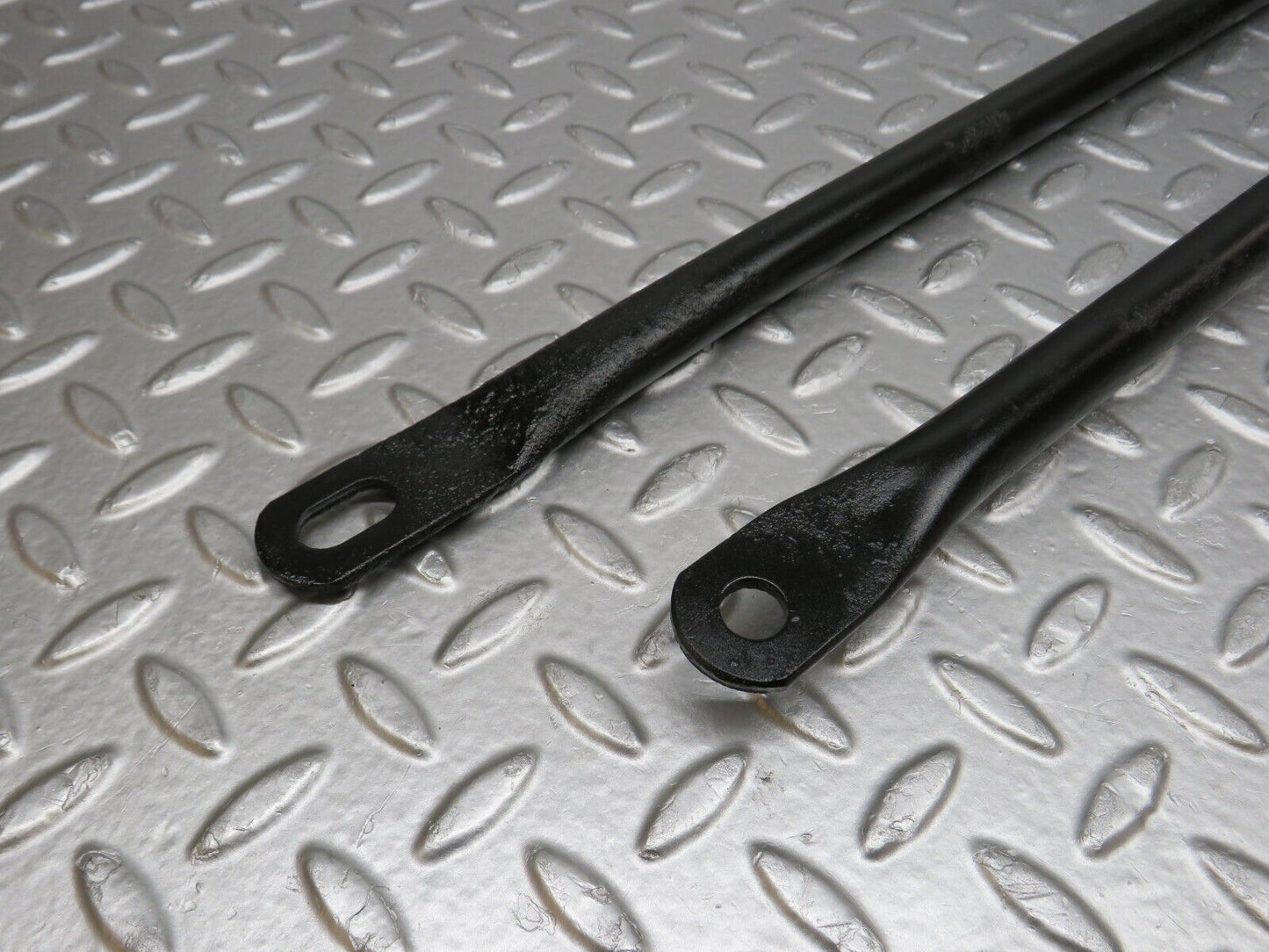 38583 Mercedes-Benz R129 280SL Coupe Rear Suspension Anti Roll Bar Support Bar 2x
