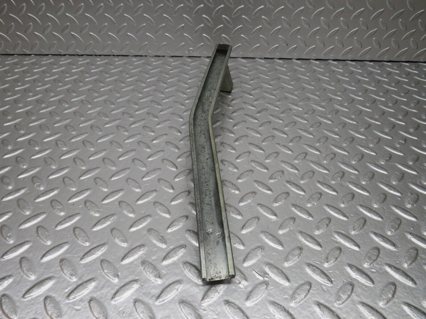 0756 Mercedes-Benz C107 350SLC Coupe Rear Left Window Channel