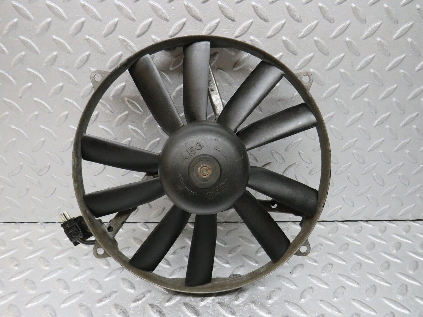 37836 Mercedes-Benz A124 320E Cabriolet Radiator Cooling Fan AEG 0005008593 170080801 1295050455