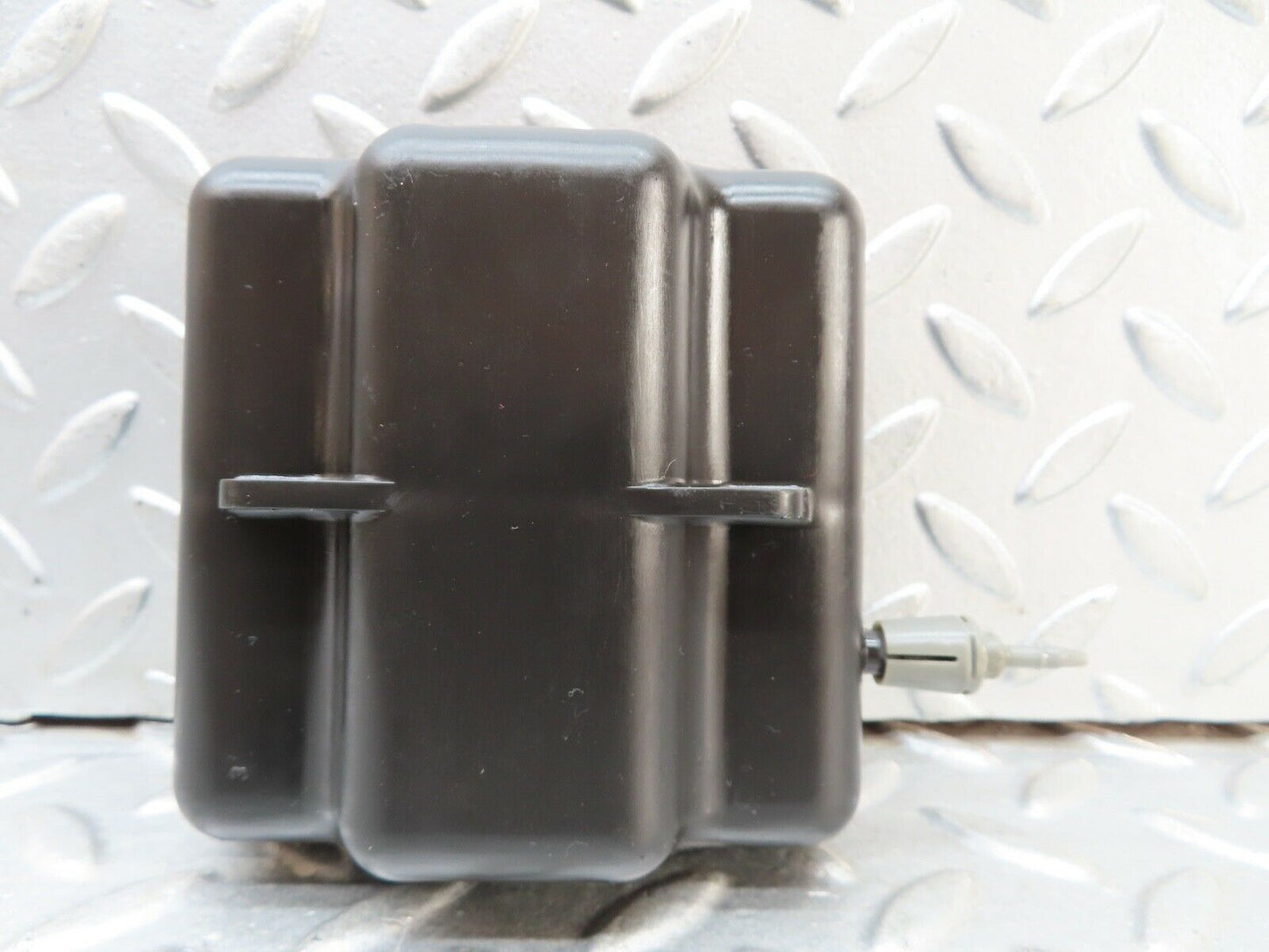 19323 Mercedes-Benz C140 CL420 Coupe Air Vacuum Expansion Tank 1298050019