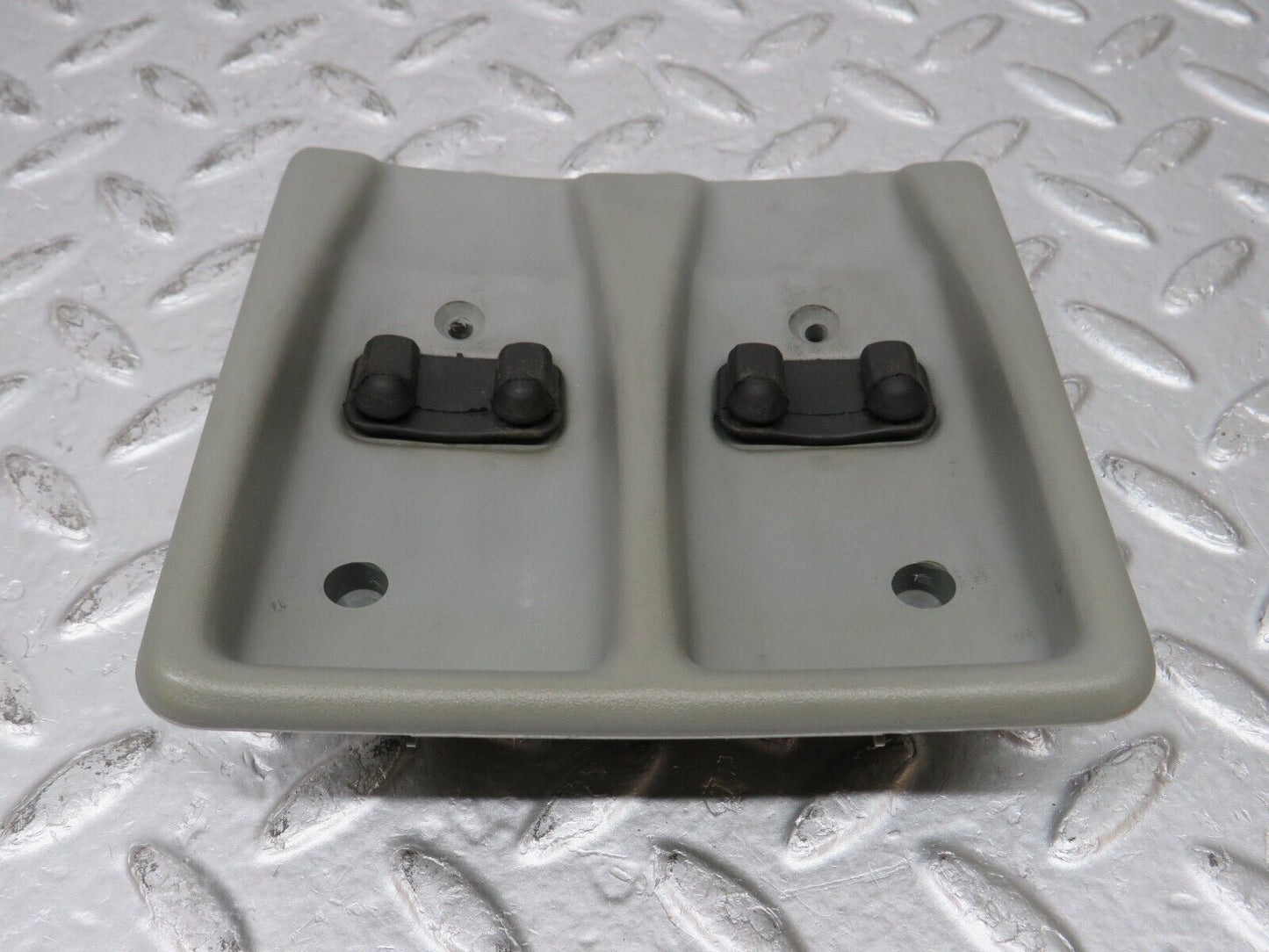 32722 Mercedes-Benz S124 300TE Wagon Seat Belt Buckle Holder 1246840418