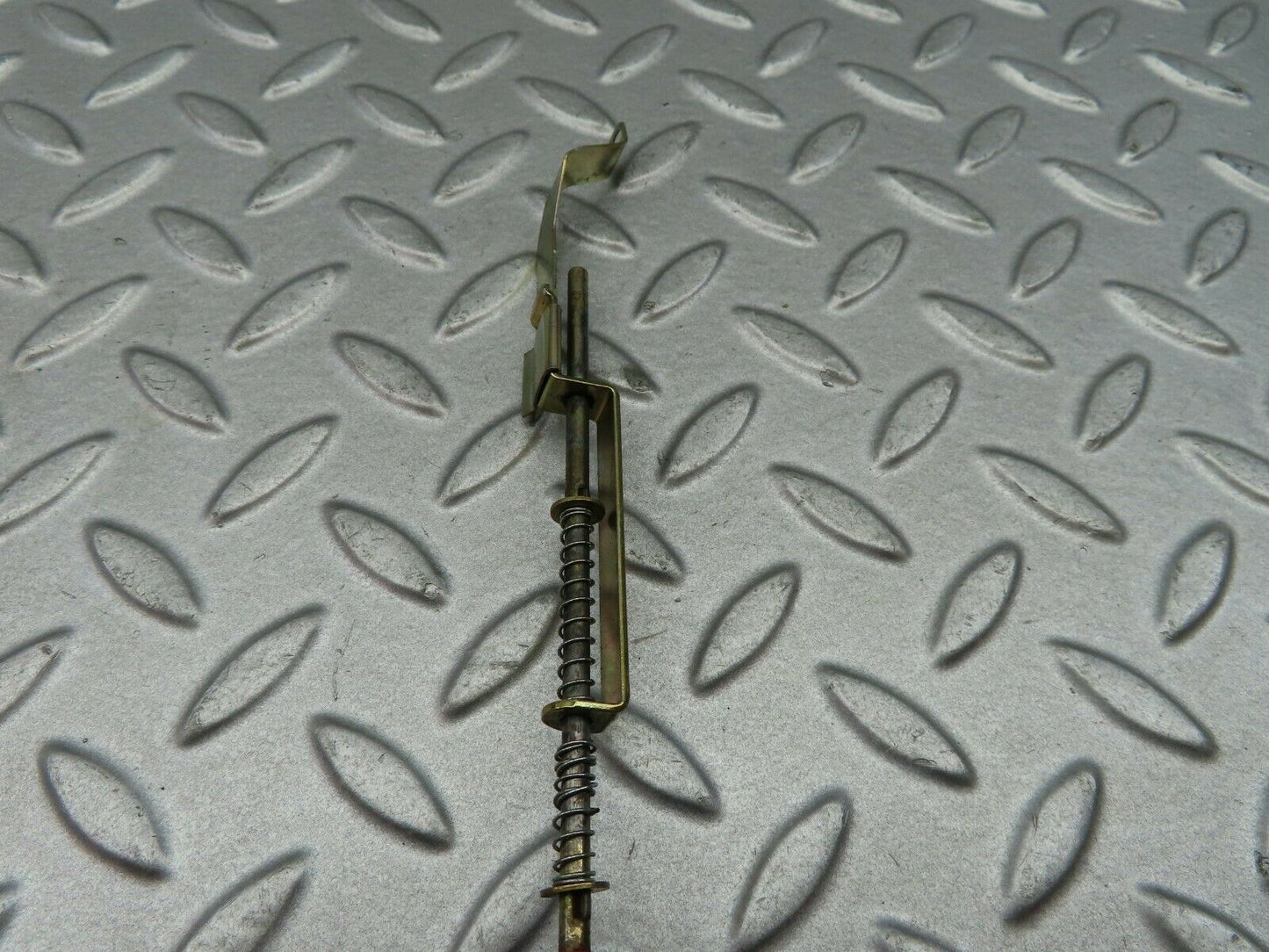 5776 Mercedes-Benz W123 200 Trunk Lock Vacuum Actuator