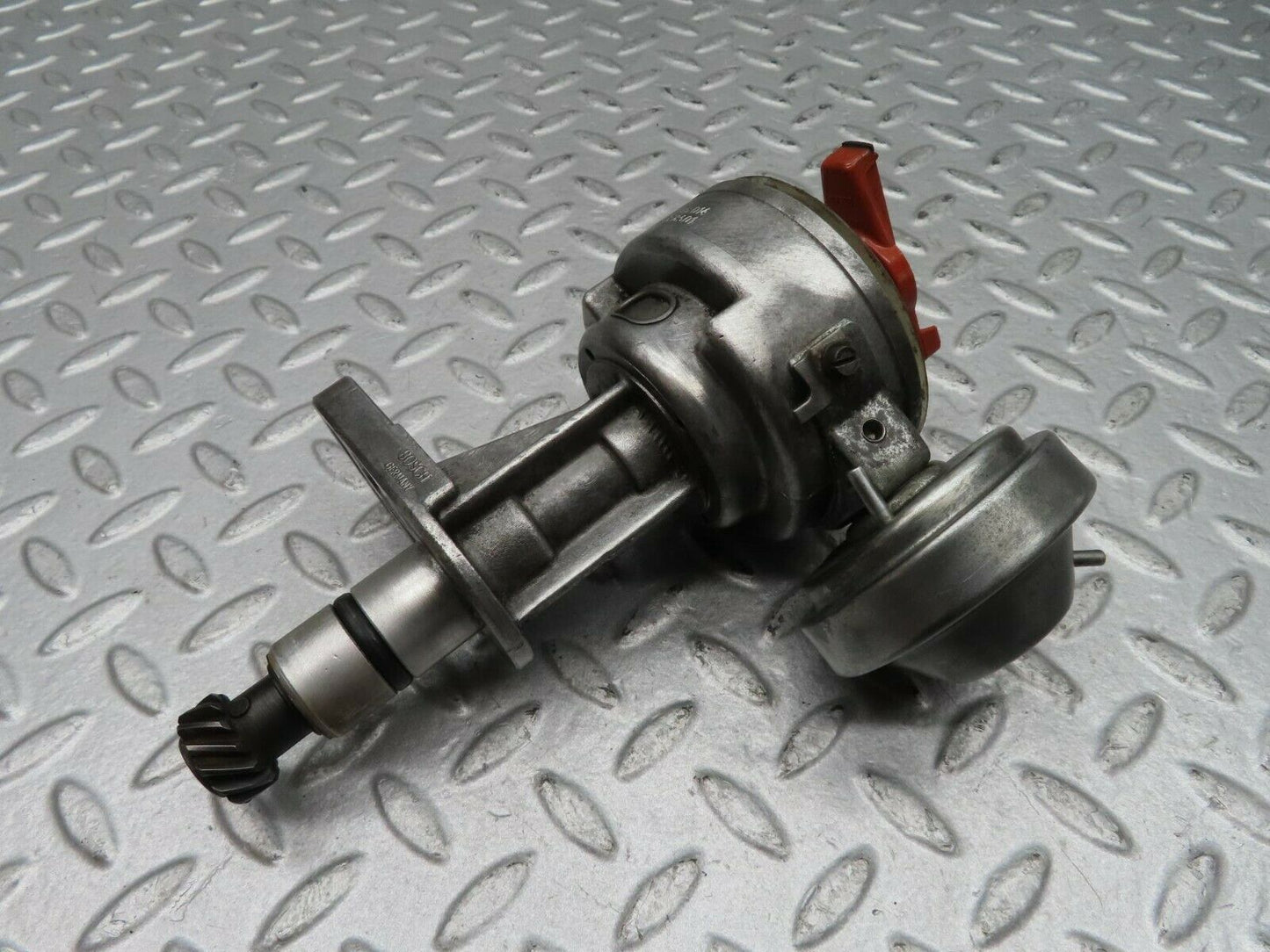 16665 Mercedes-Benz C107 380SLC Ignition Distributor Bosch 0237405014
