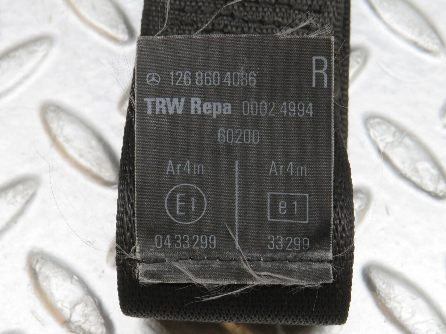 36317 Mercedes-Benz W126 420SE Front Right Seat Belt 1268604086 1268680011